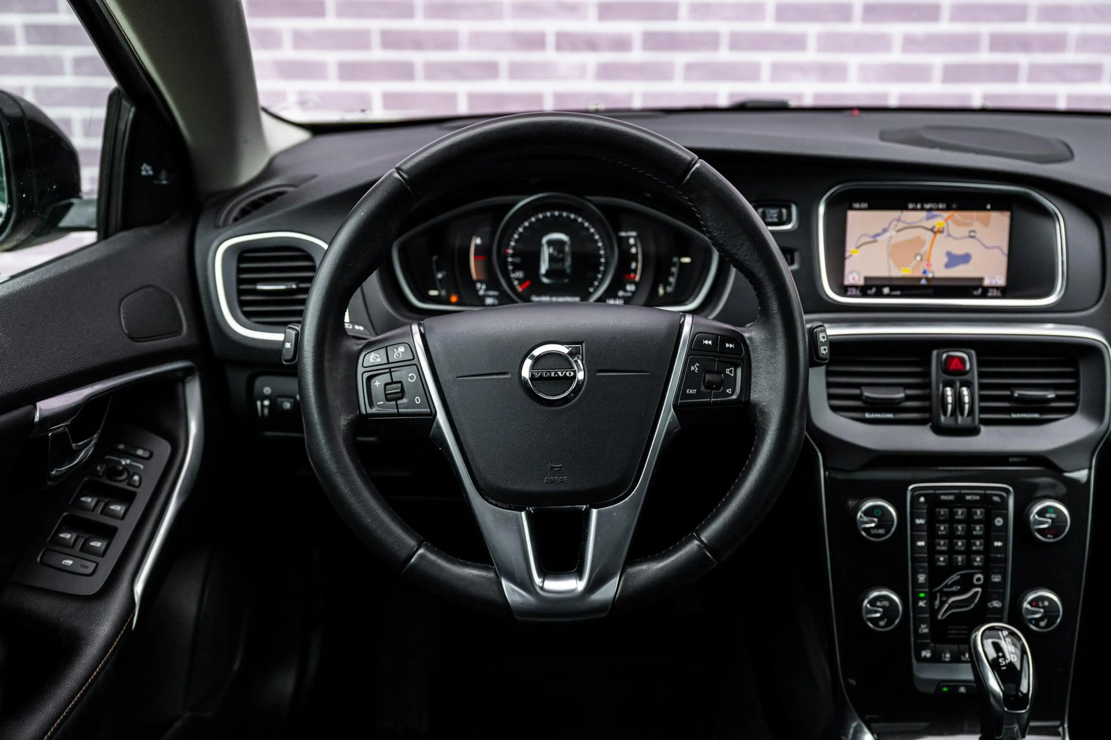Volvo V40 Cross Country 1.5 T3 Polar+ Luxury | Trekhaak | Adaptieve cruise — photo 5