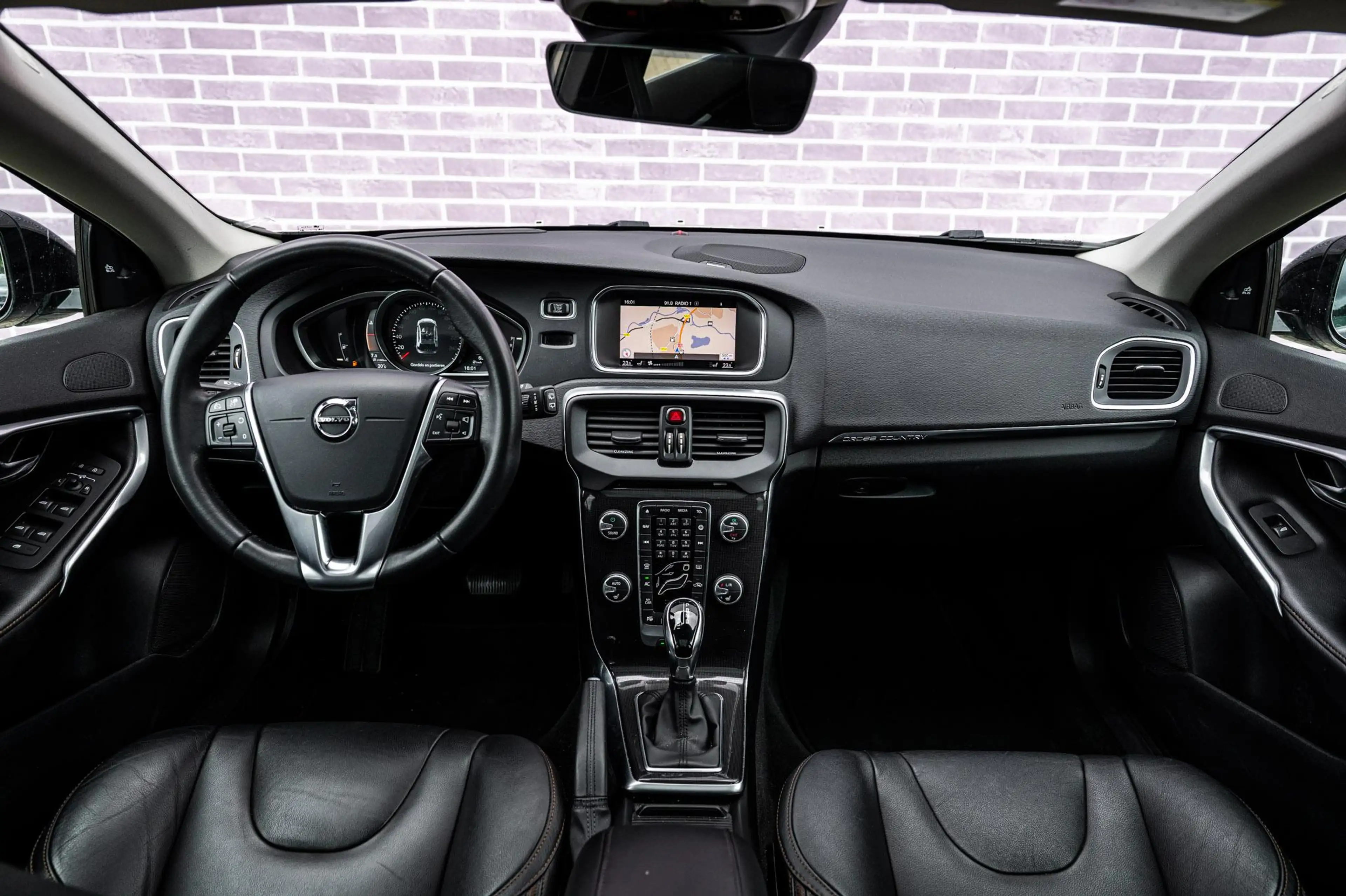 Volvo V40 Cross Country 1.5 T3 Polar+ Luxury | Trekhaak | Adaptieve cruise — photo 7