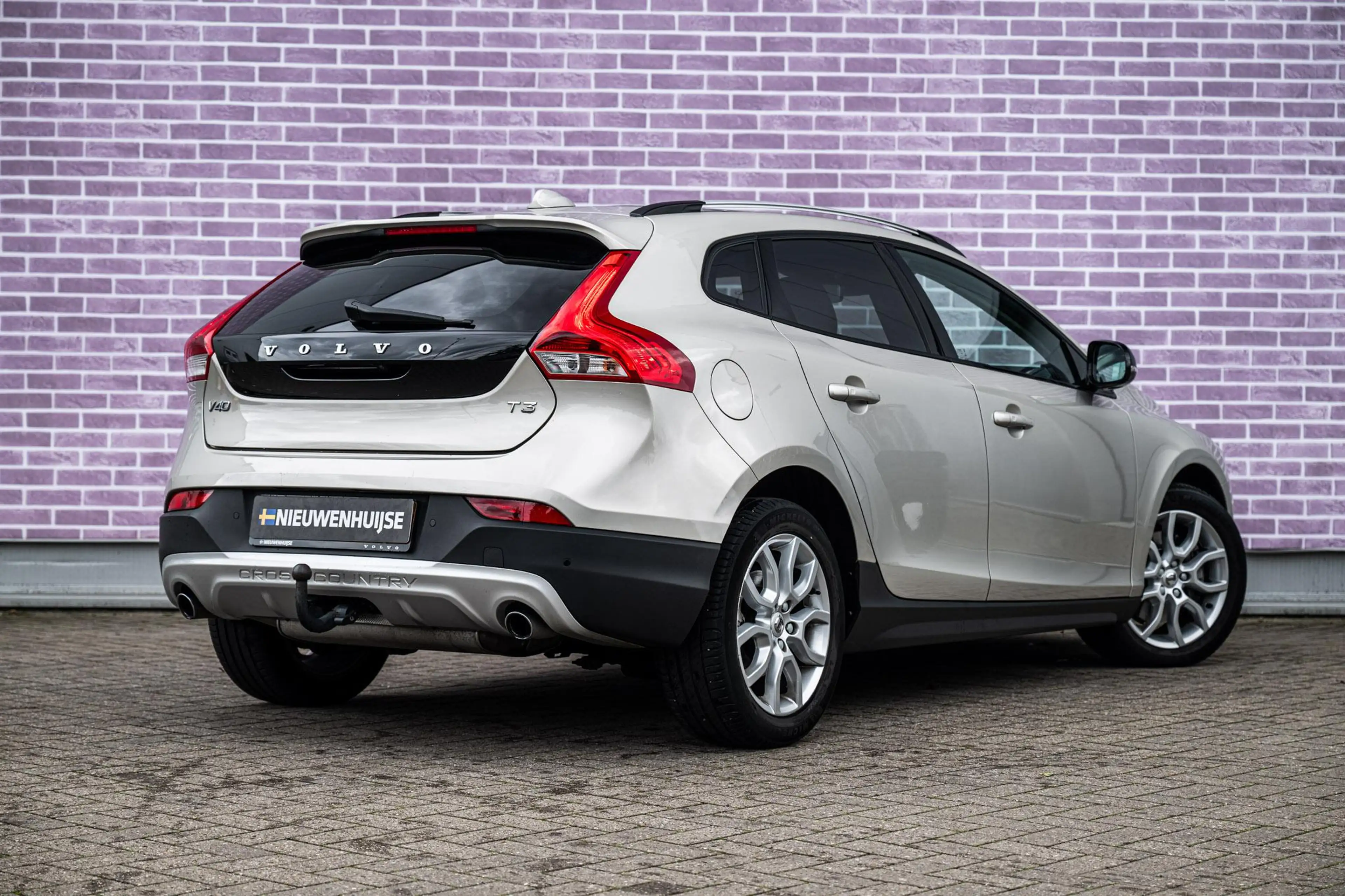 Volvo V40 Cross Country 1.5 T3 Polar+ Luxury | Trekhaak | Adaptieve cruise — photo 4