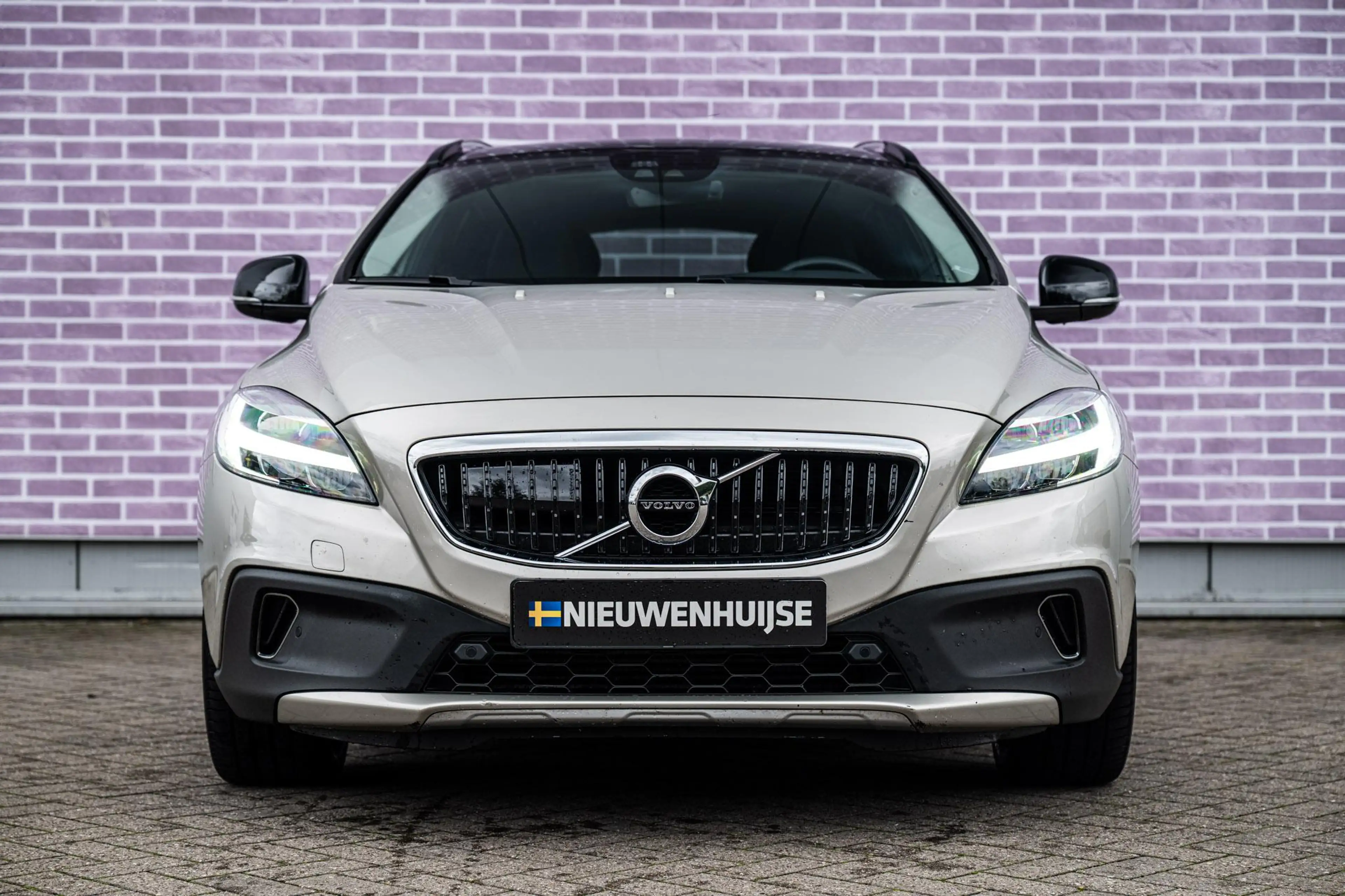 Volvo V40 Cross Country 1.5 T3 Polar+ Luxury | Trekhaak | Adaptieve cruise — photo 10