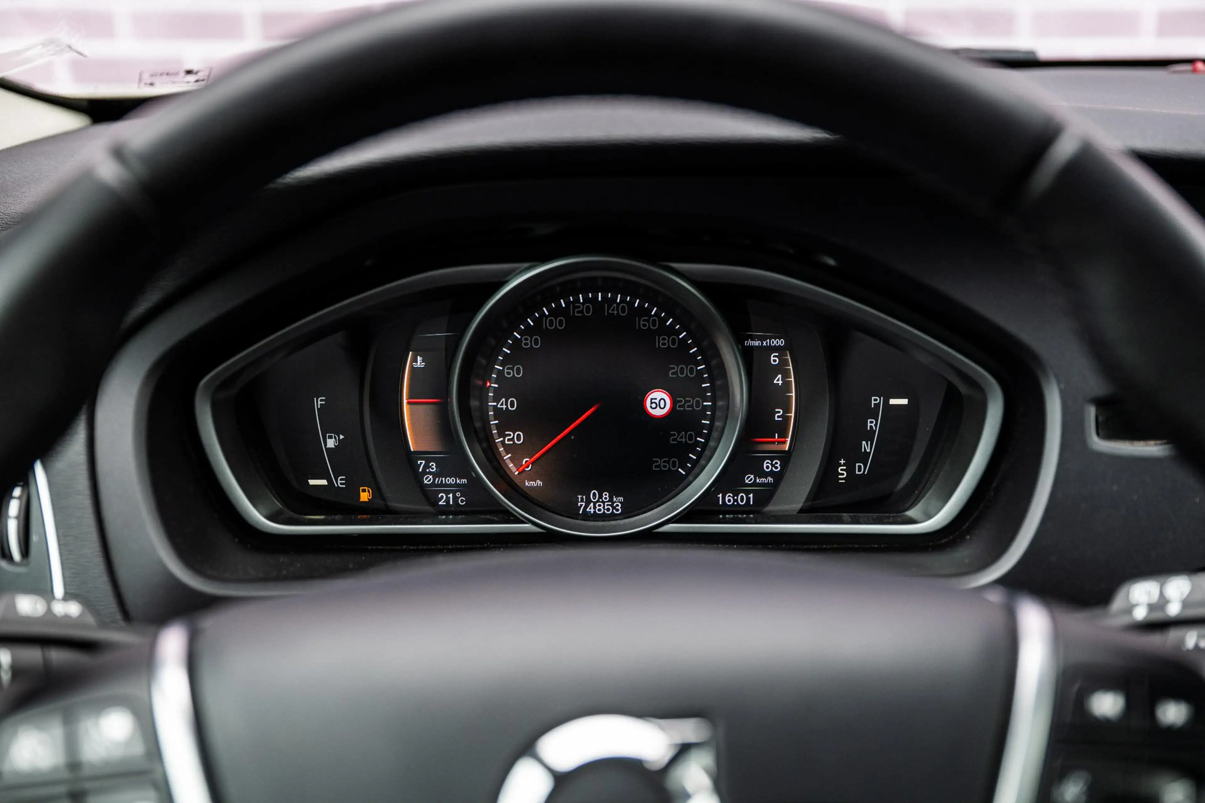 Volvo V40 Cross Country 1.5 T3 Polar+ Luxury | Trekhaak | Adaptieve cruise — photo 14
