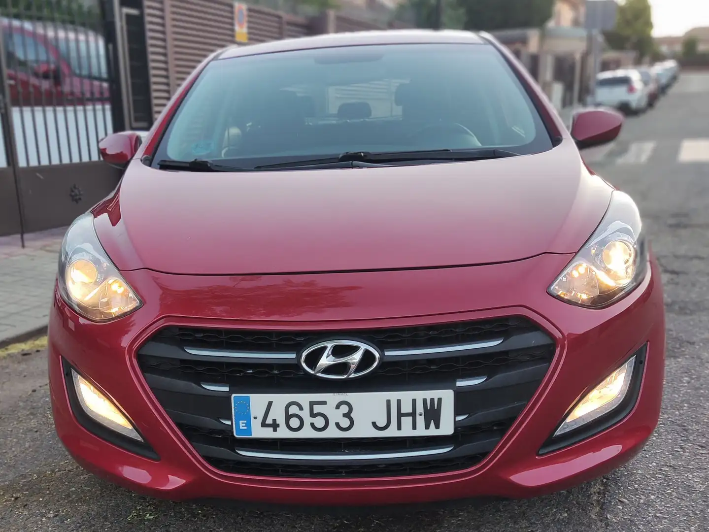 Hyundai i30 i30 CW 1.6CRDi BD Cruise 110 Cruise Rojo - 2