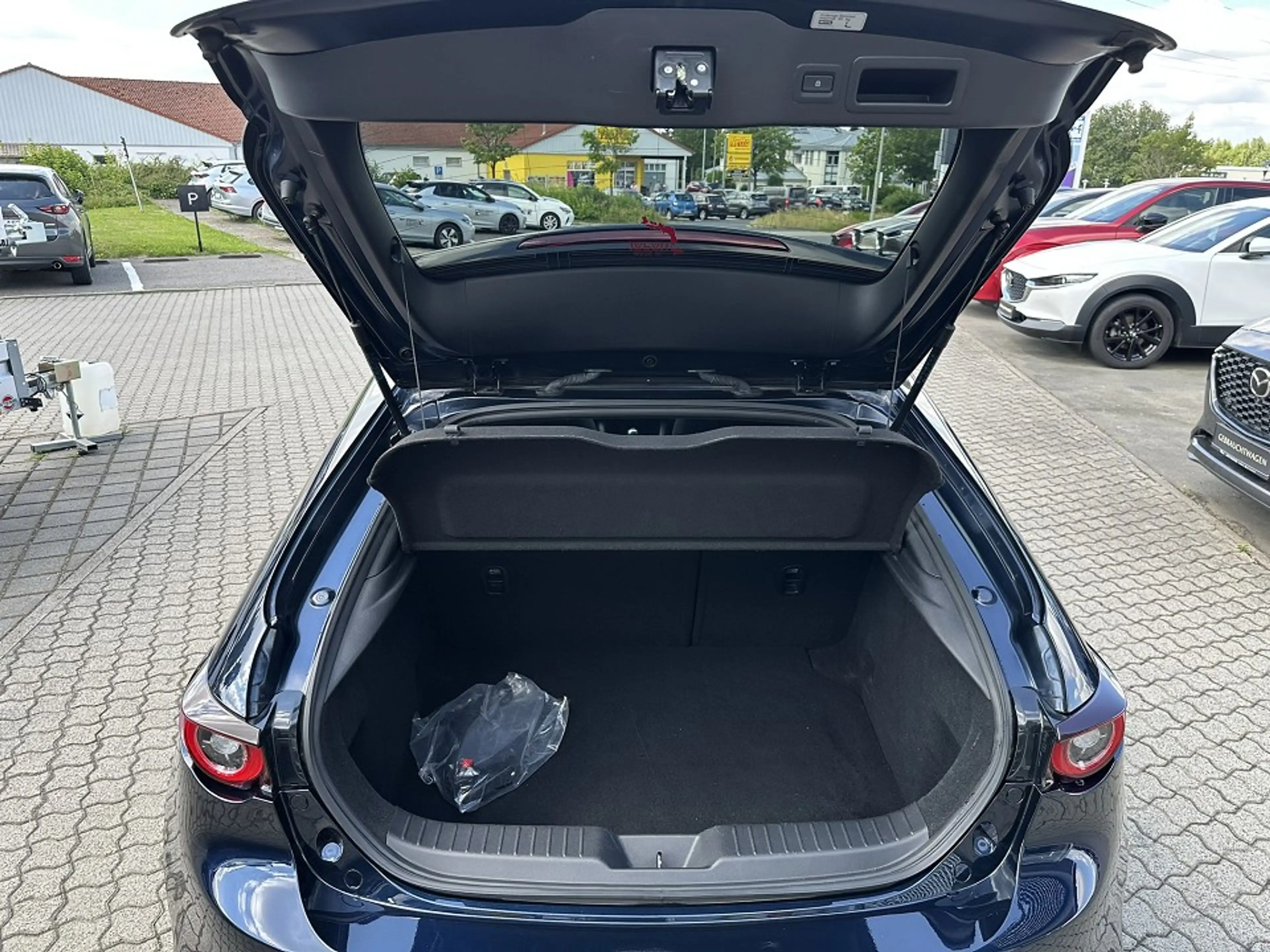 Mazda 3 S SKYACTIV-G 2.0 M Hybrid 6GS AL-SELECTION A18 DES — photo 6