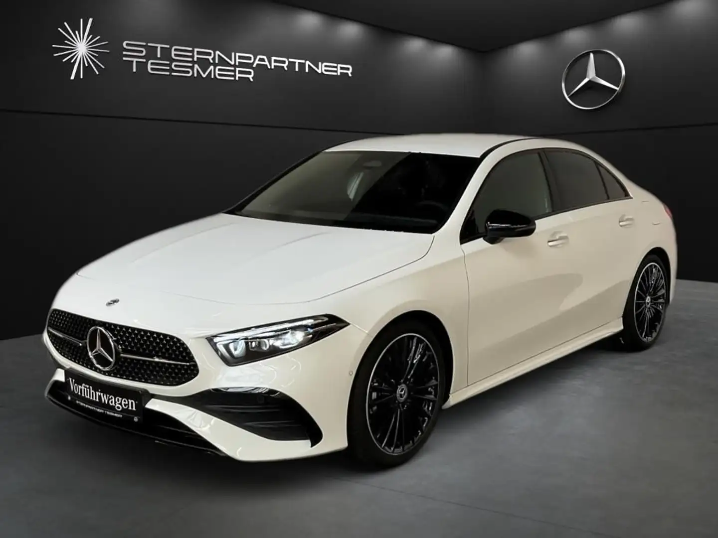 Mercedes-Benz A 200 d Limousine AMG, Night-P, Kamera, Ambiente Weiß - 2