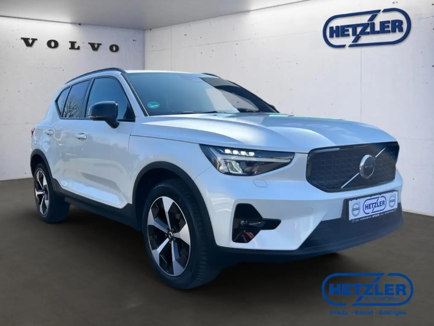 Volvo XC40 Plus Bright 2WD B3 EU6d Digitales Cockpit Memory S Weiß - 2