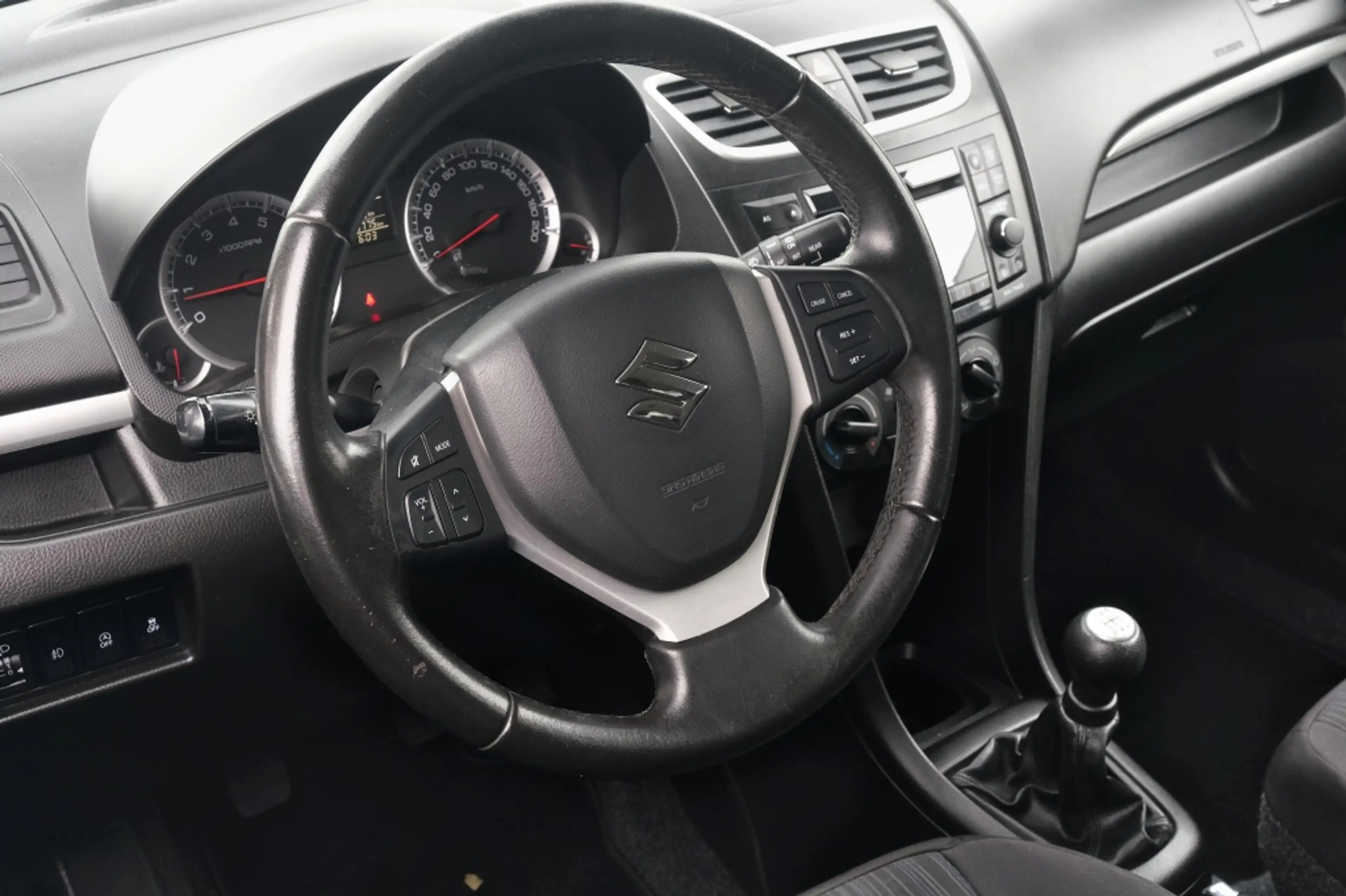Suzuki Swift 1.2 Dynamic EASSS — photo 10