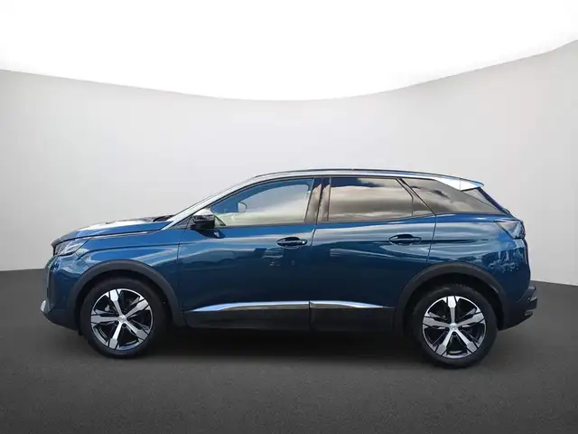 Peugeot 3008 view 5