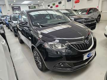 Ypsilon 1.0 firefly hybrid Platino s&s 70cv