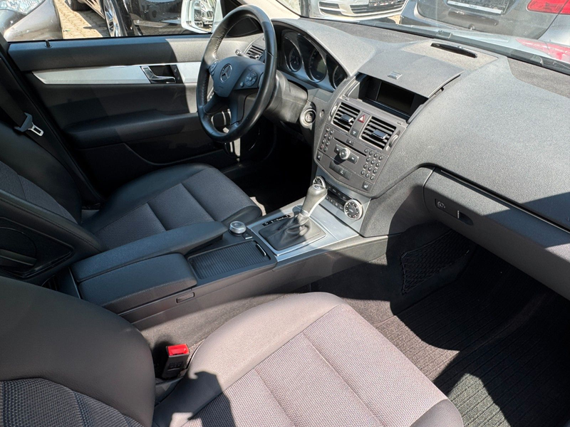 Mercedes-Benz C 200 CGI Avantgarde BlueEfficiency*PDC*SHZ* — photo 15