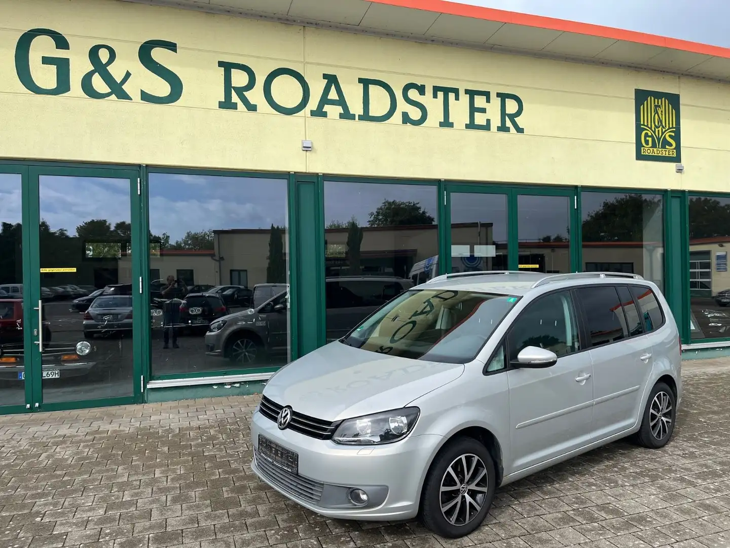 Volkswagen Touran 2.0 TDI Klima Winterräder TÜV neu Silber - 1