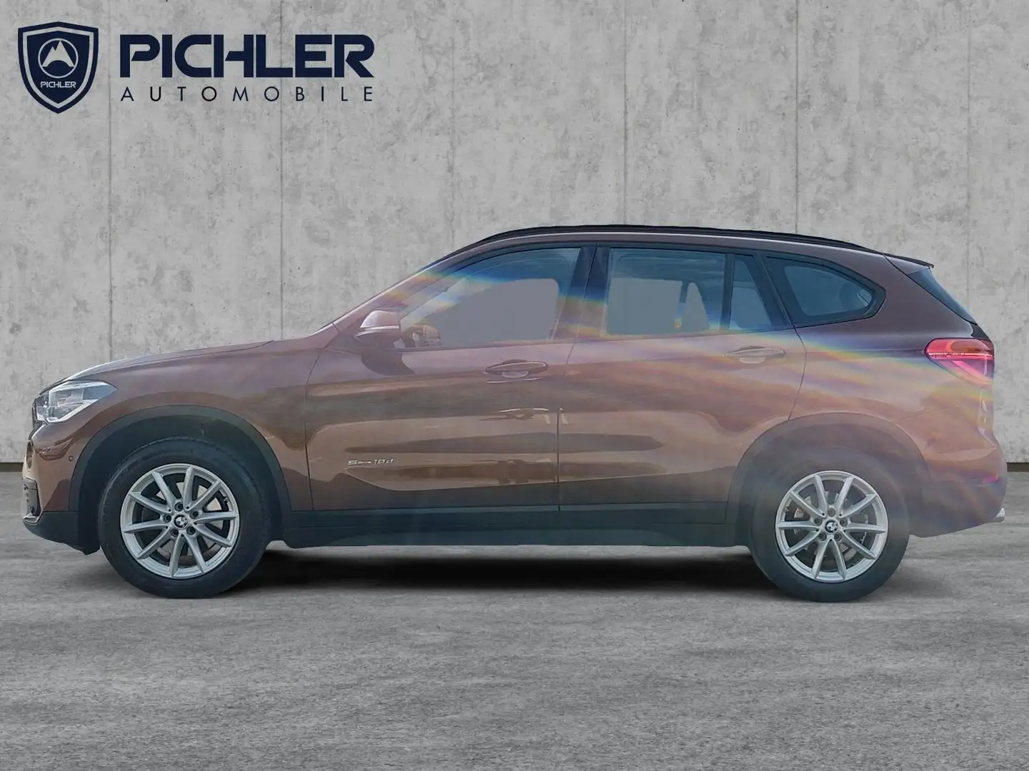 BMW X1 sDrive18d Hnědá - 2