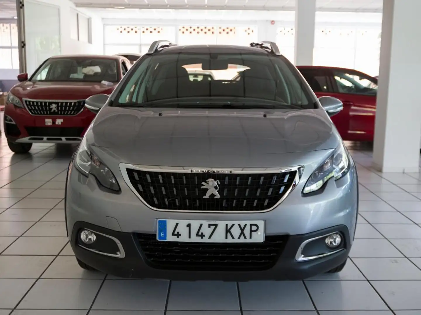 Peugeot 2008 1.5 BlueHDI S&S Signature 100 Gris - 2