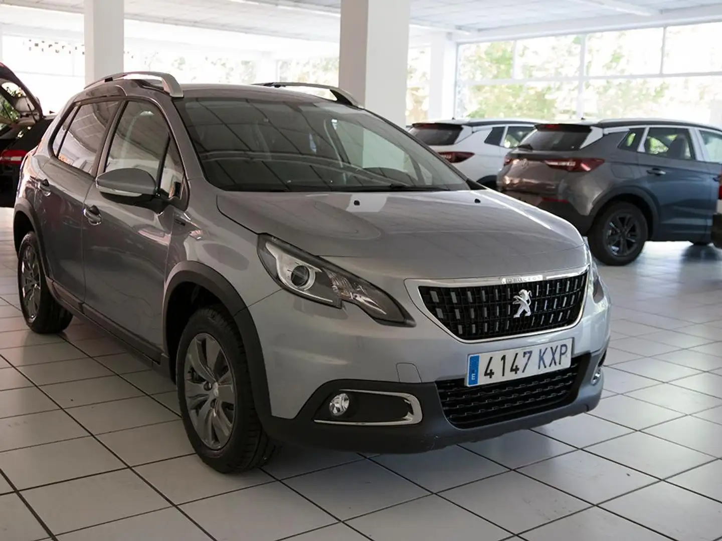Peugeot 2008 1.5 BlueHDI S&S Signature 100 Gris - 1