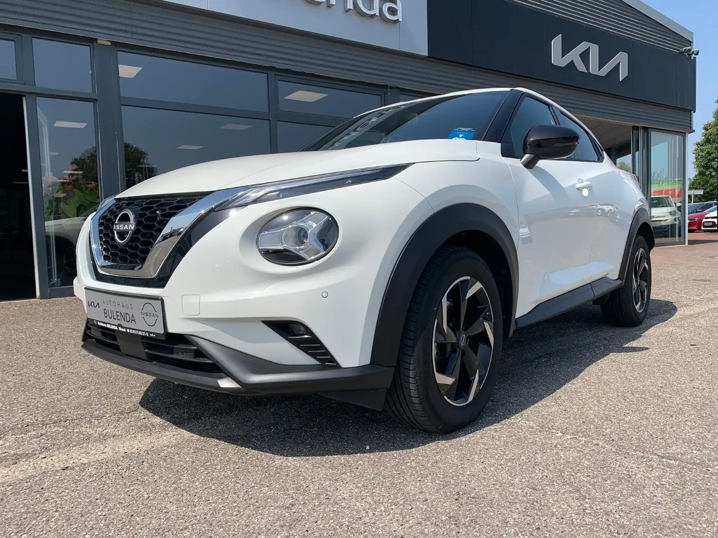 Nissan Juke 1.0 DIG-T N-Connecta Navi Winterpaket Weiß - 2