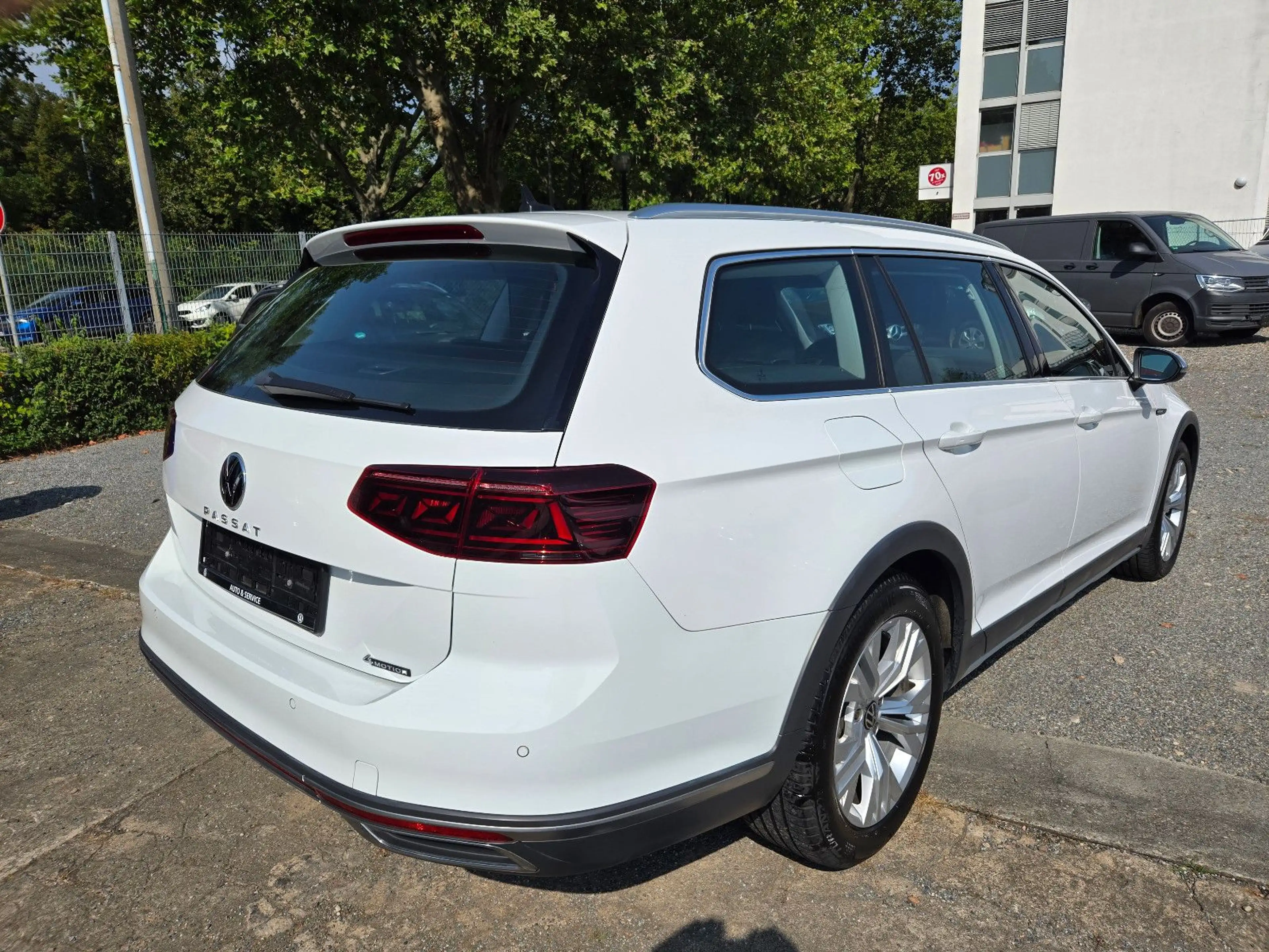 Volkswagen Passat Alltrack — photo 5