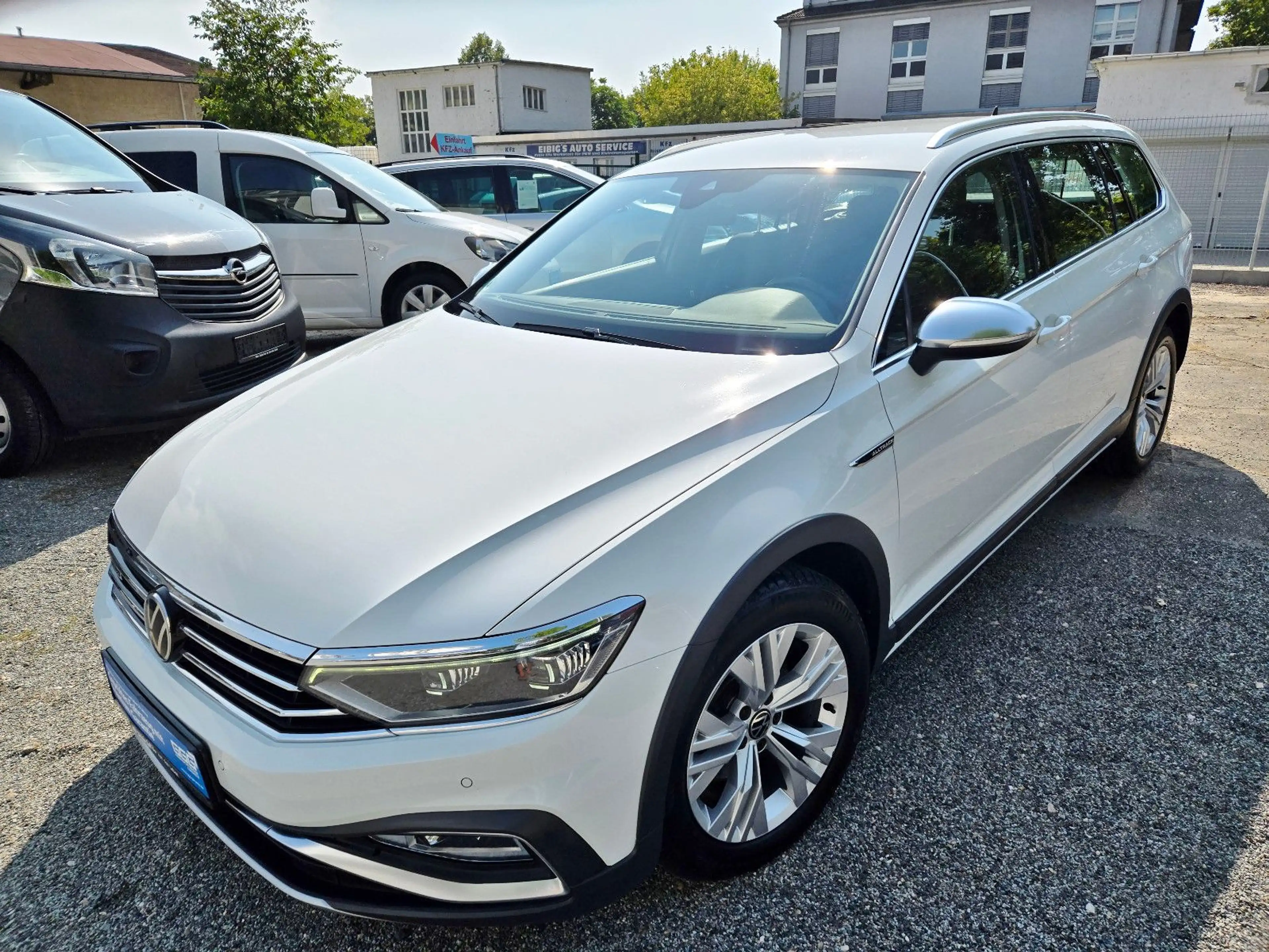 Volkswagen Passat Alltrack — photo 2