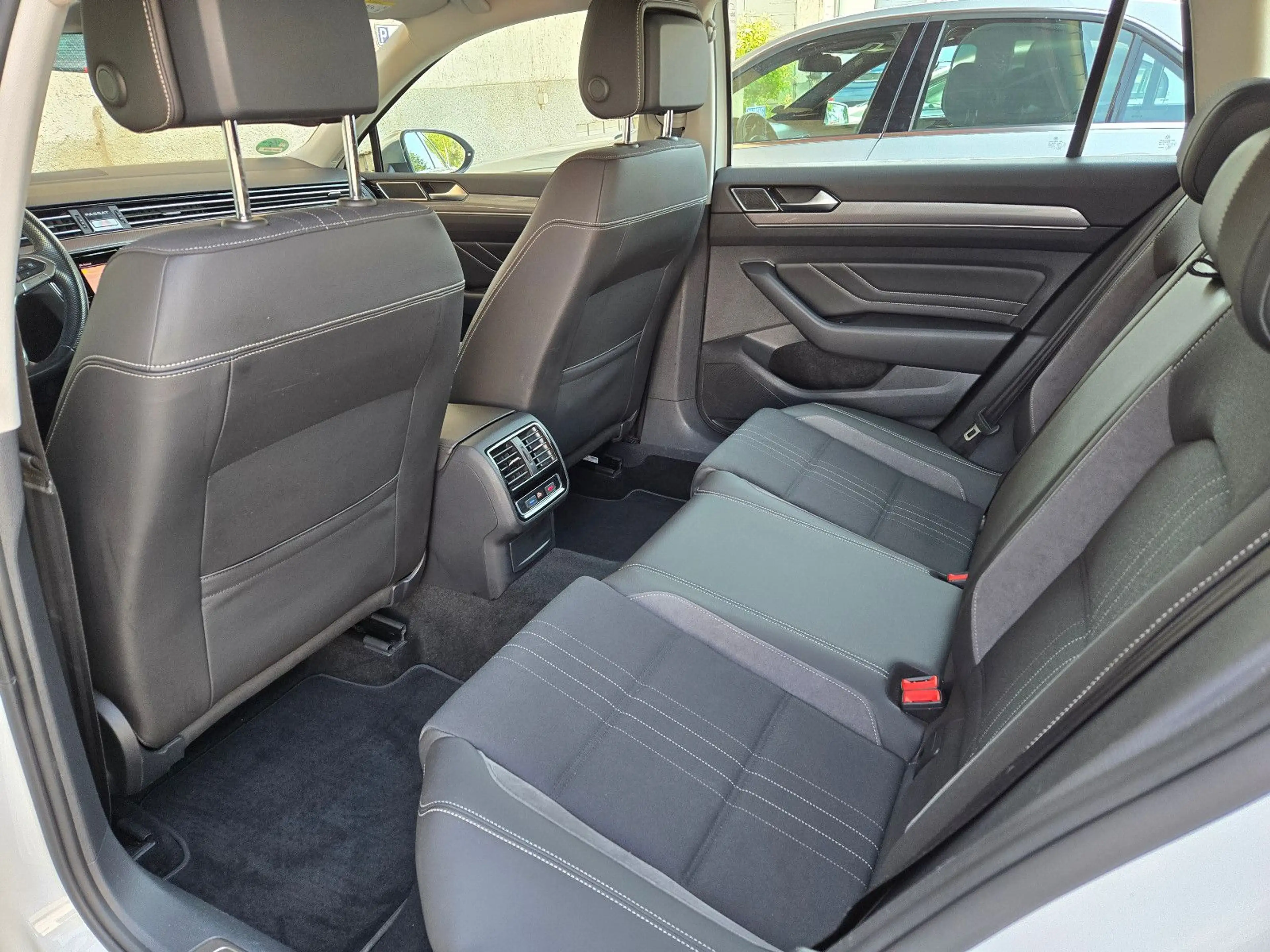 Volkswagen Passat Alltrack — photo 12