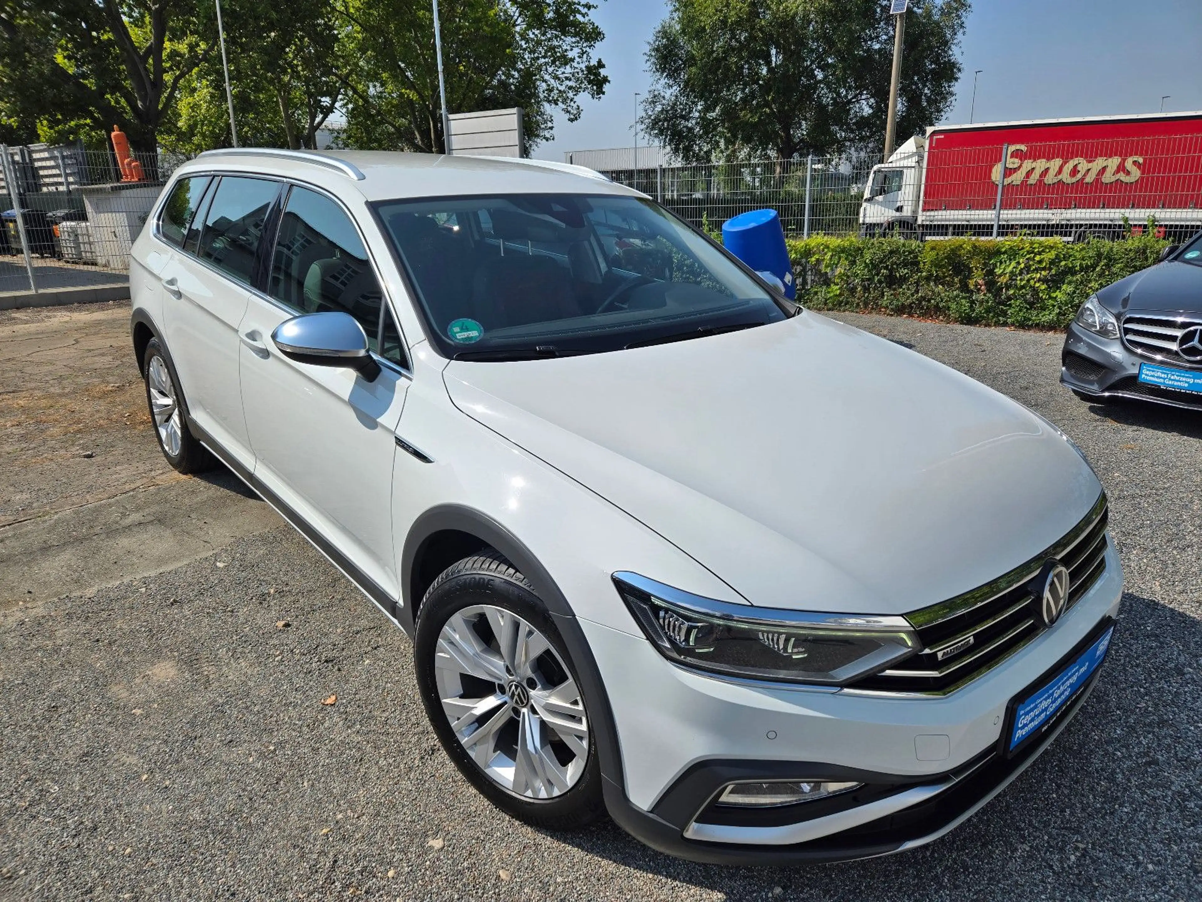 Volkswagen Passat Alltrack — photo 8