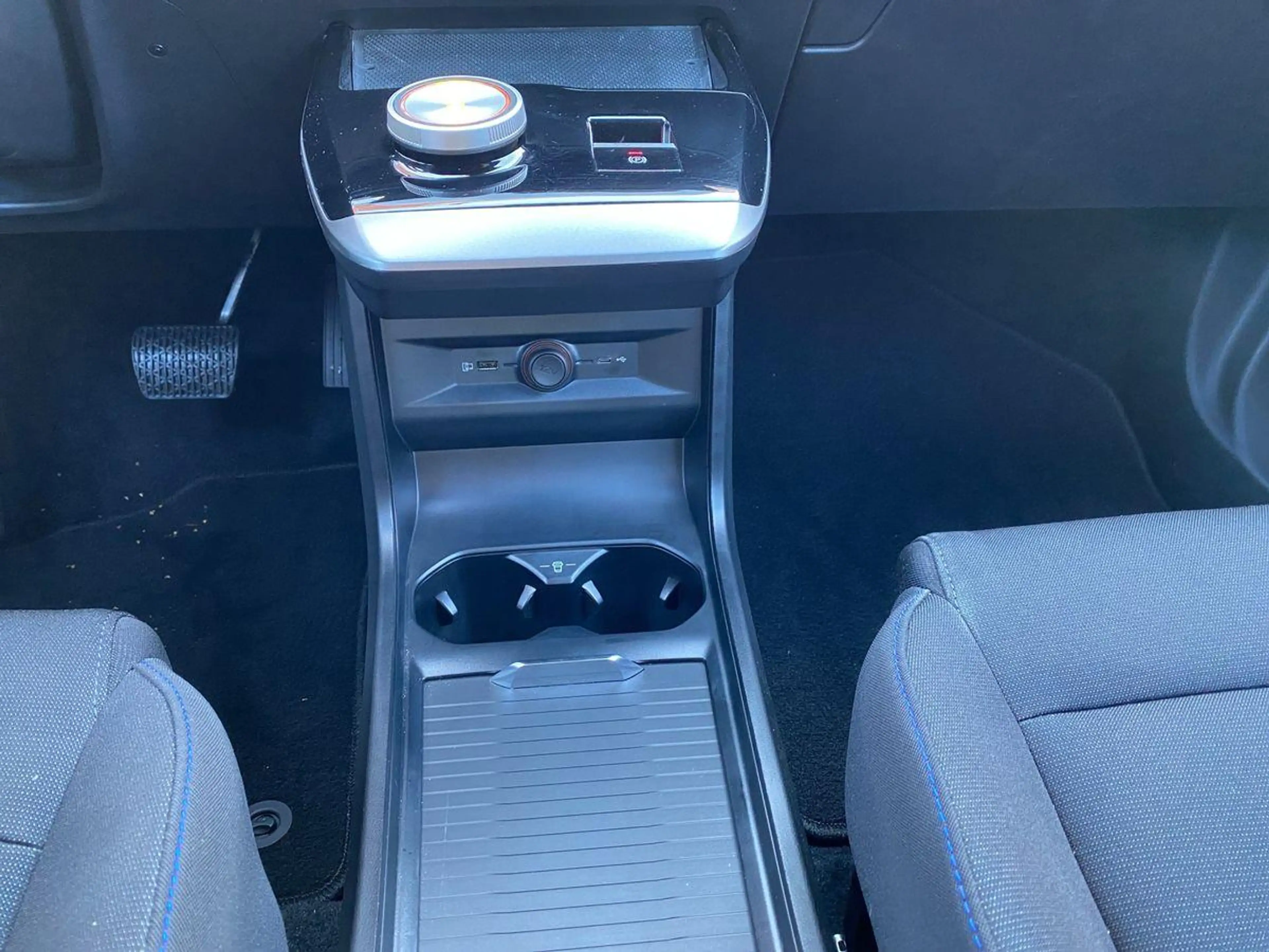 MG MG4 /Navi/Klimaauto/AppleCar/ — photo 13
