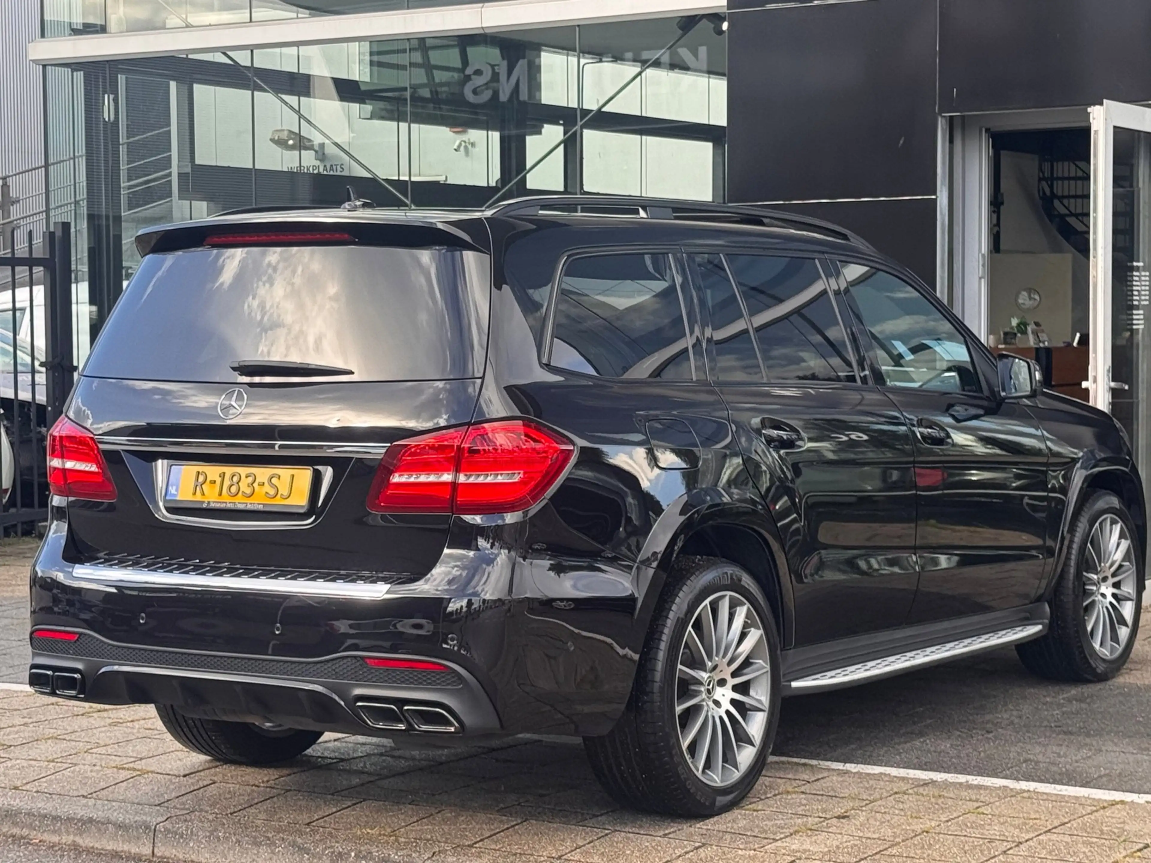 Mercedes-Benz GLS 350 d 4MATIC — photo 11