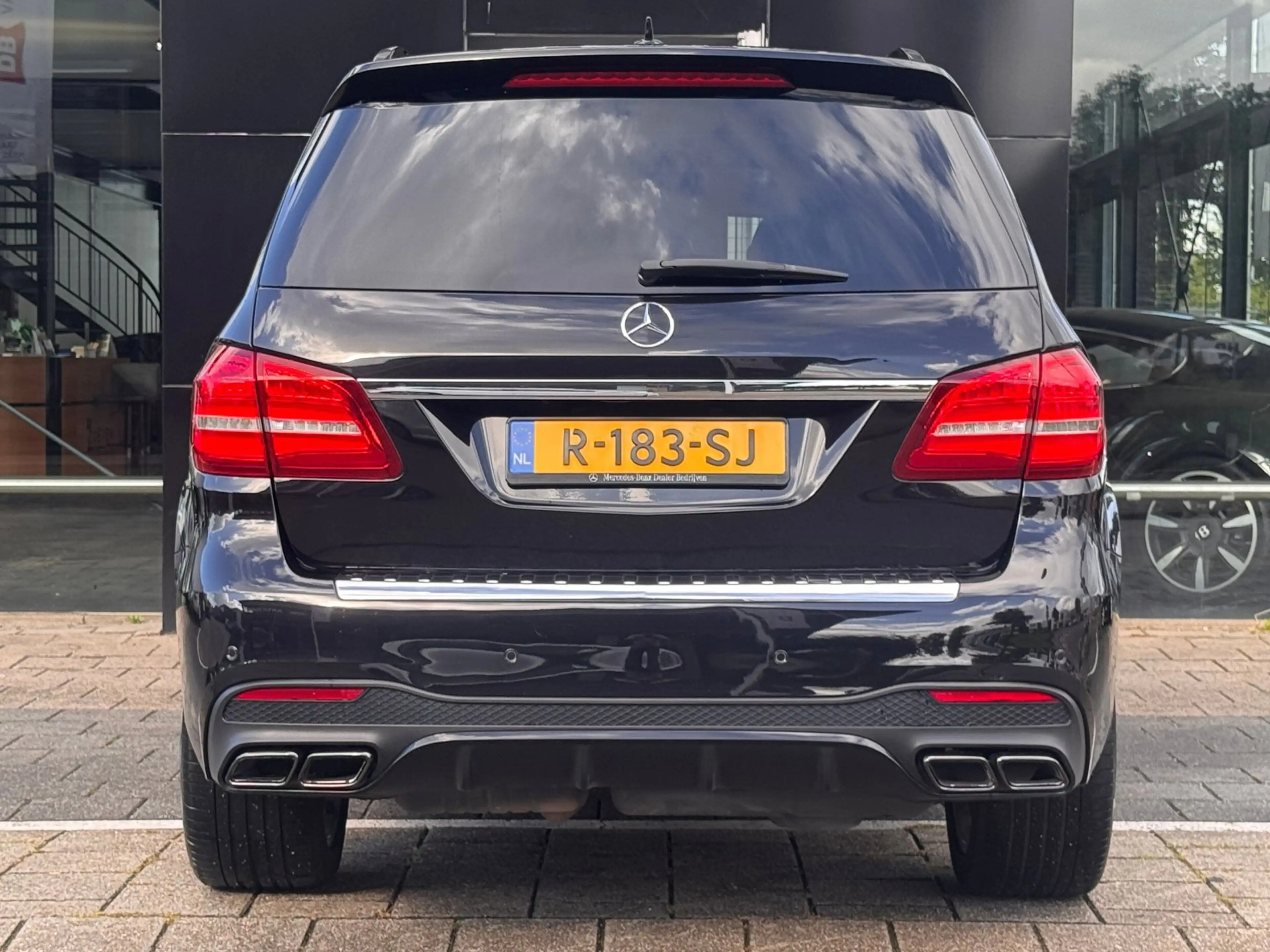 Mercedes-Benz GLS 350 d 4MATIC — photo 12