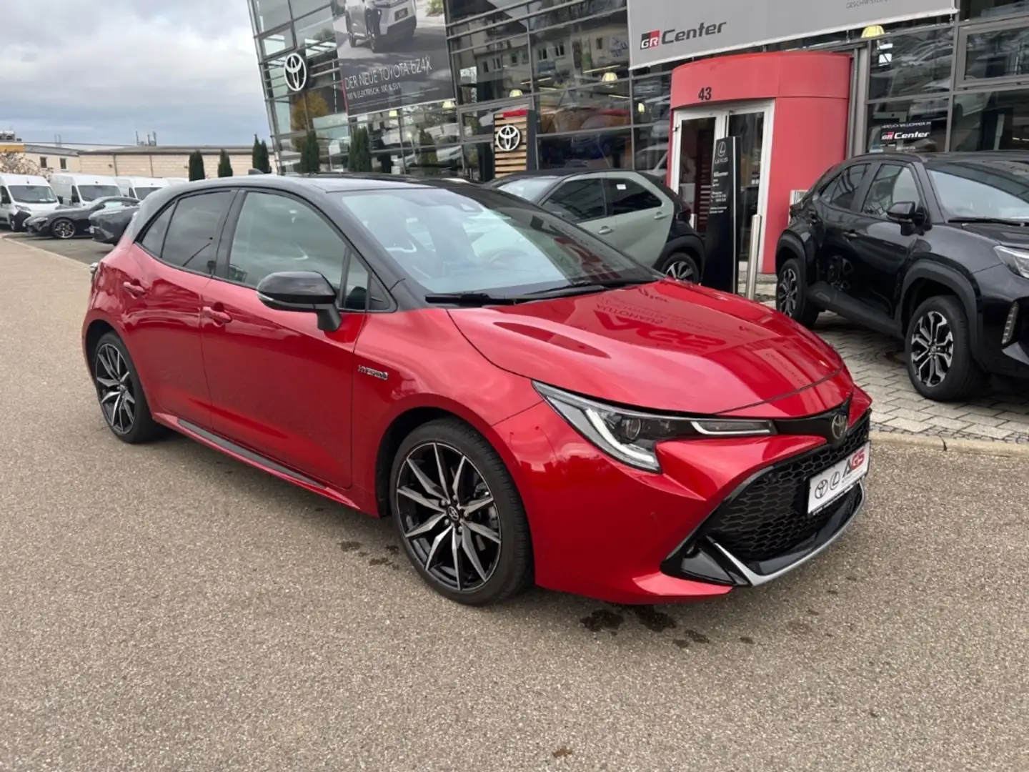 Toyota Corolla 2,0 Hybrid GR Sport 5-türer -Glasdach Rouge - 2