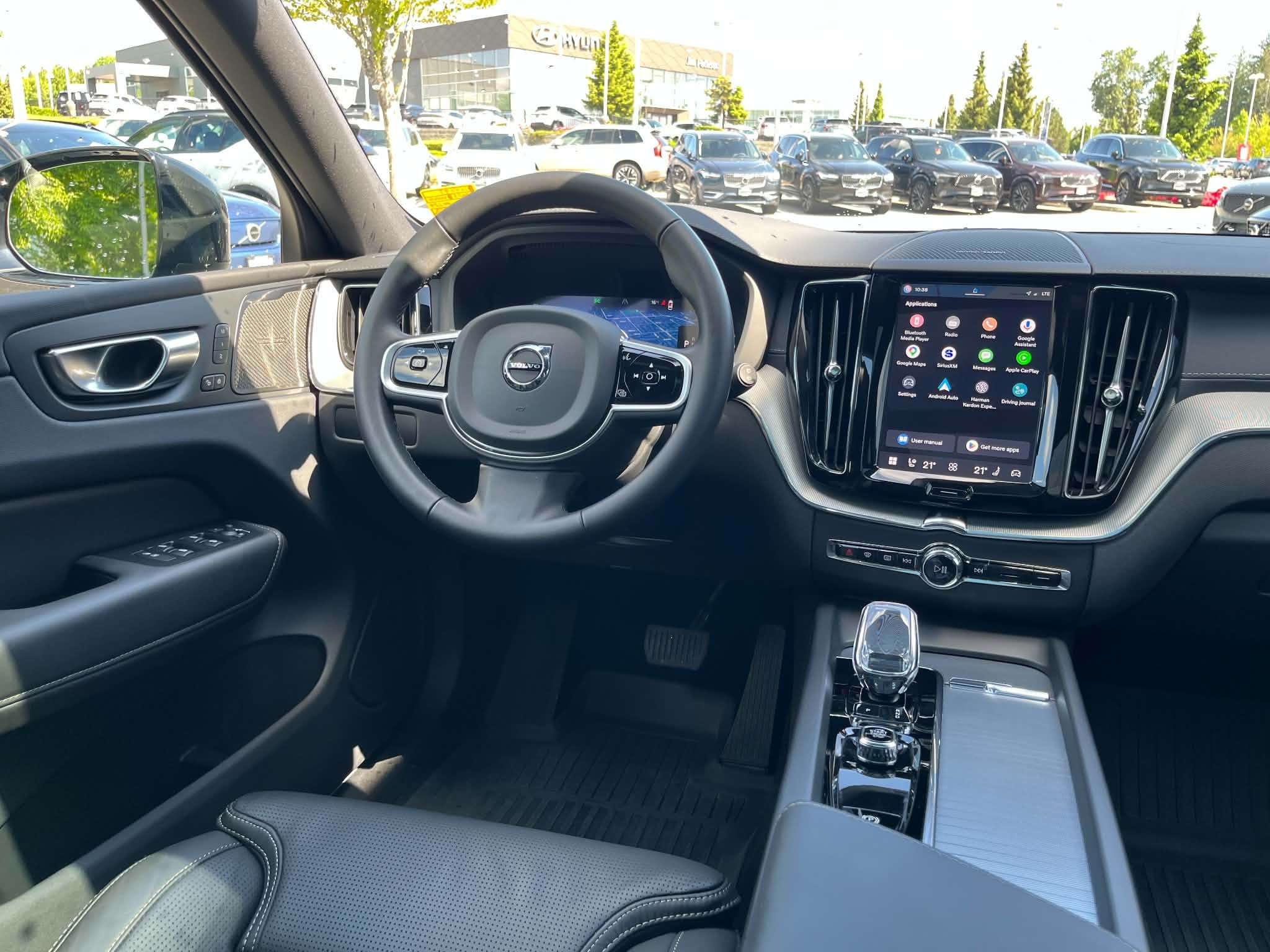 2025 Volvo XC60 B5 AWD Ultra Black Edition thumb 24