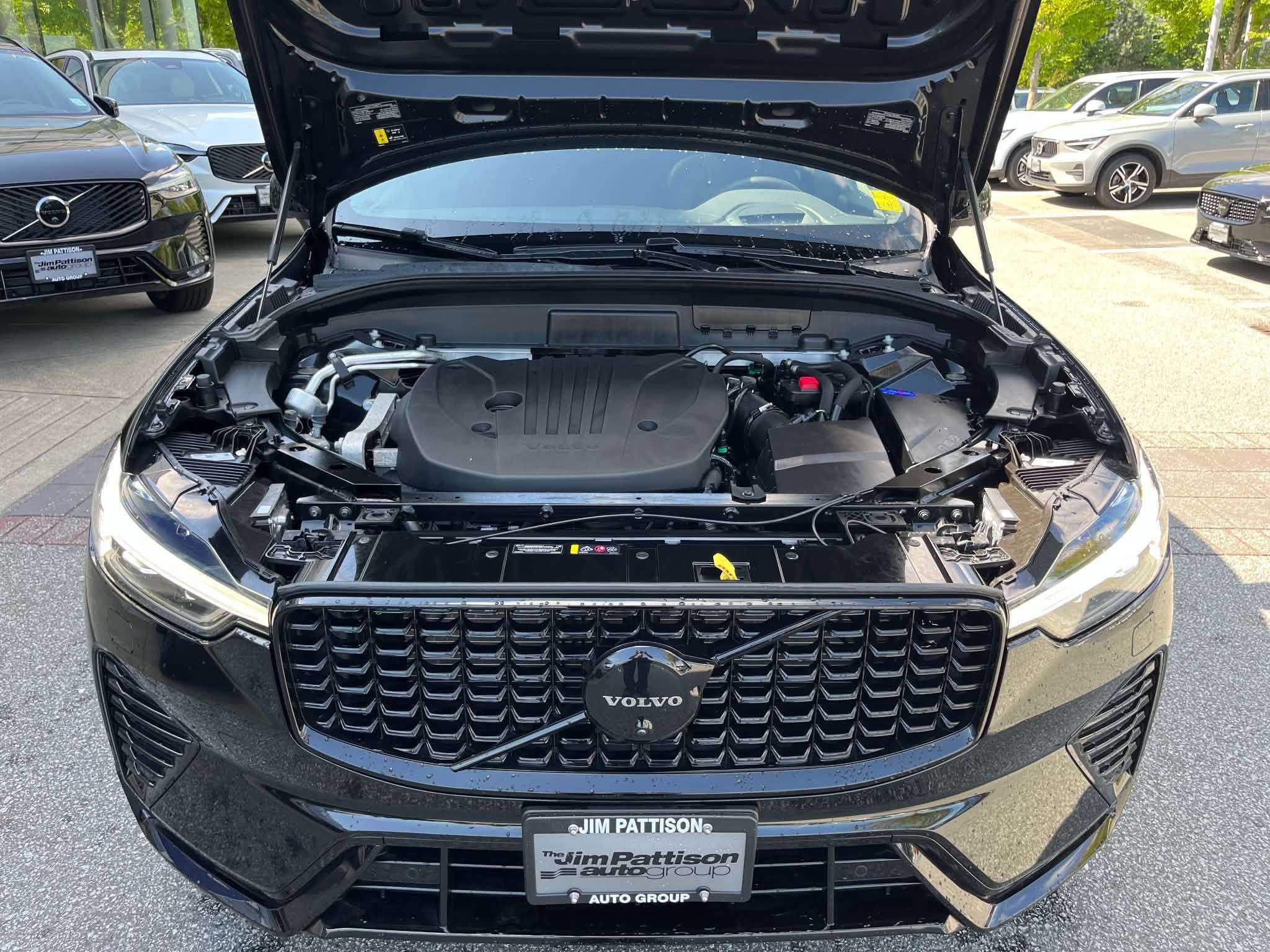 2025 Volvo XC60 B5 AWD Ultra Black Edition thumb 25