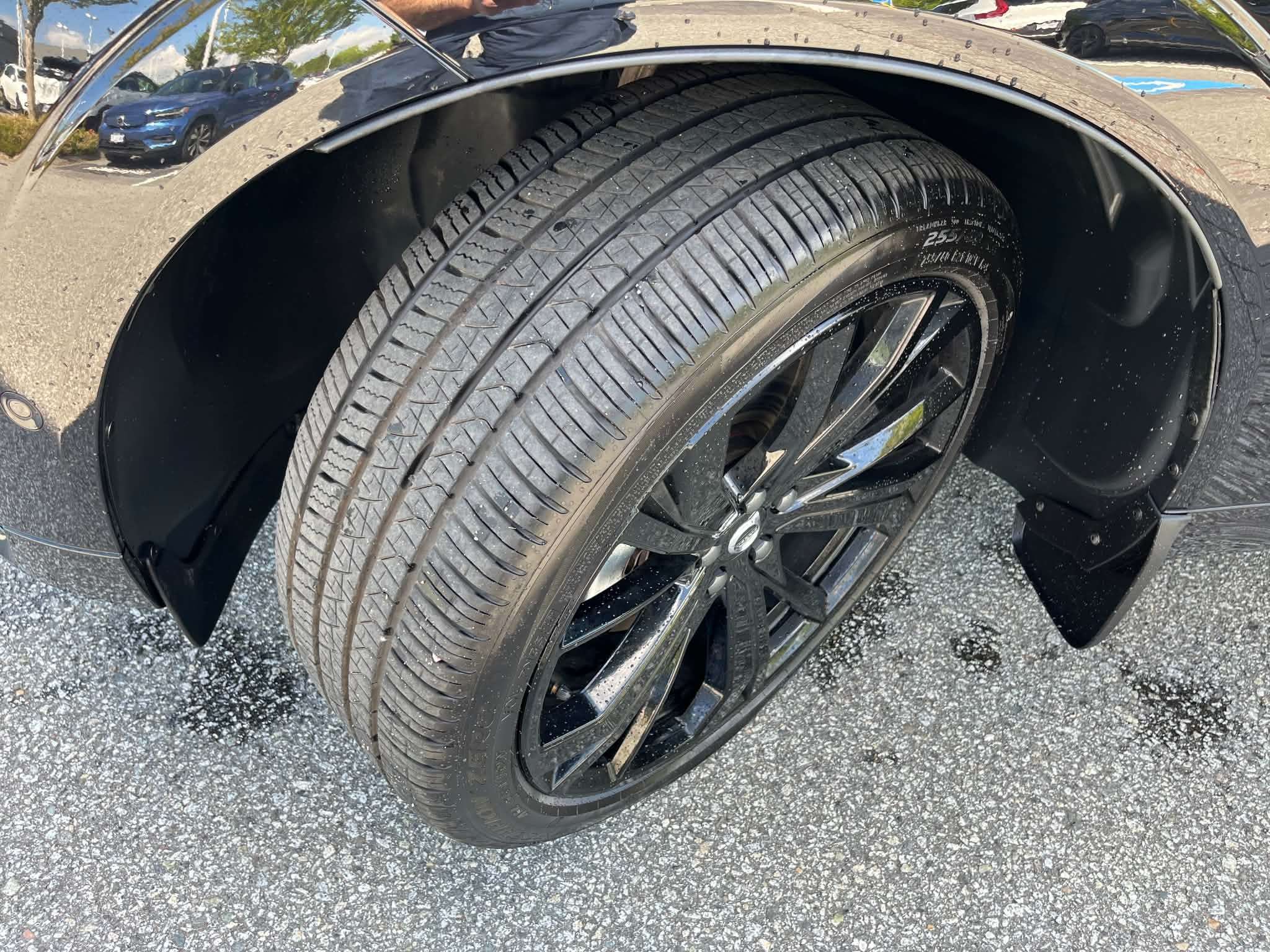 2025 Volvo XC60 B5 AWD Ultra Black Edition thumb 26