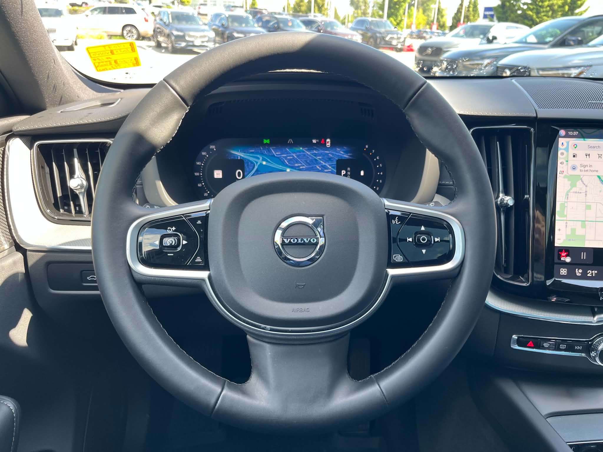 2025 Volvo XC60 B5 AWD Ultra Black Edition thumb 18