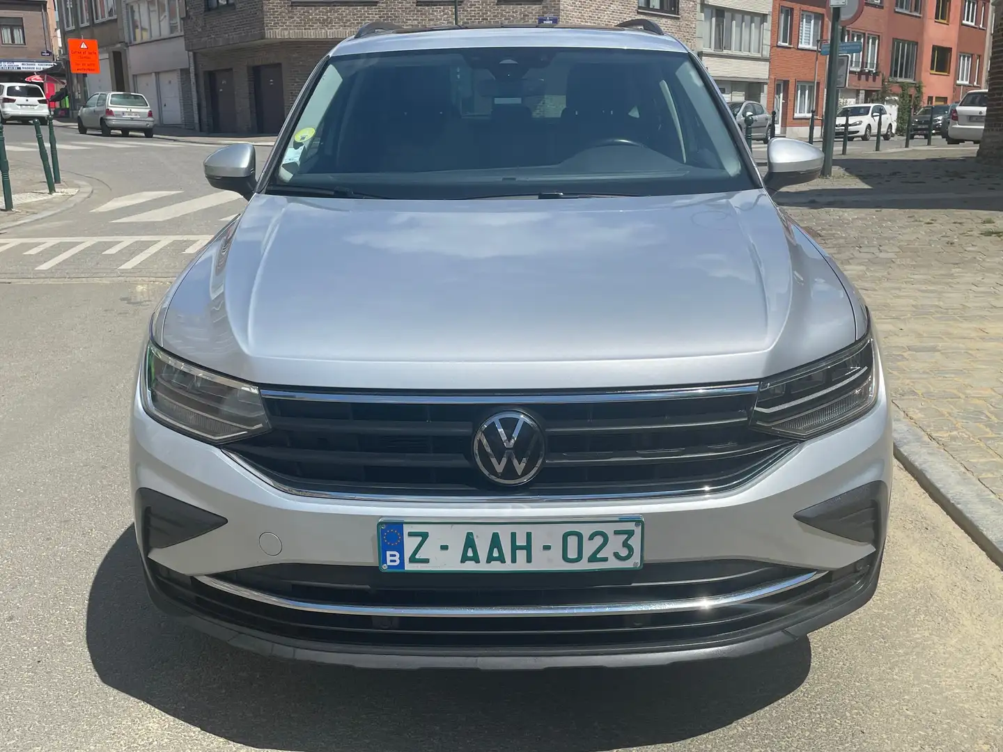 Volkswagen Tiguan Tiguan 2.0 TDI BUSINESS DSG NAVI PANO 21500 HTVA Grijs - 2