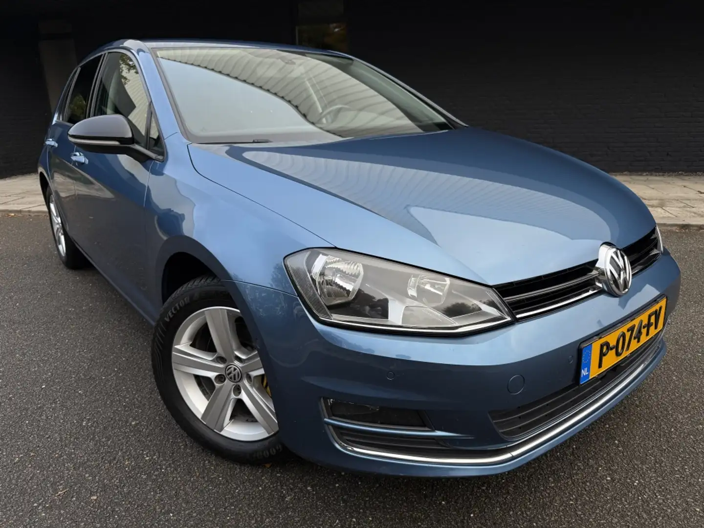 Volkswagen Golf 1.4 TSI Highline // Goed uitgeruste automaat // Azul - 1