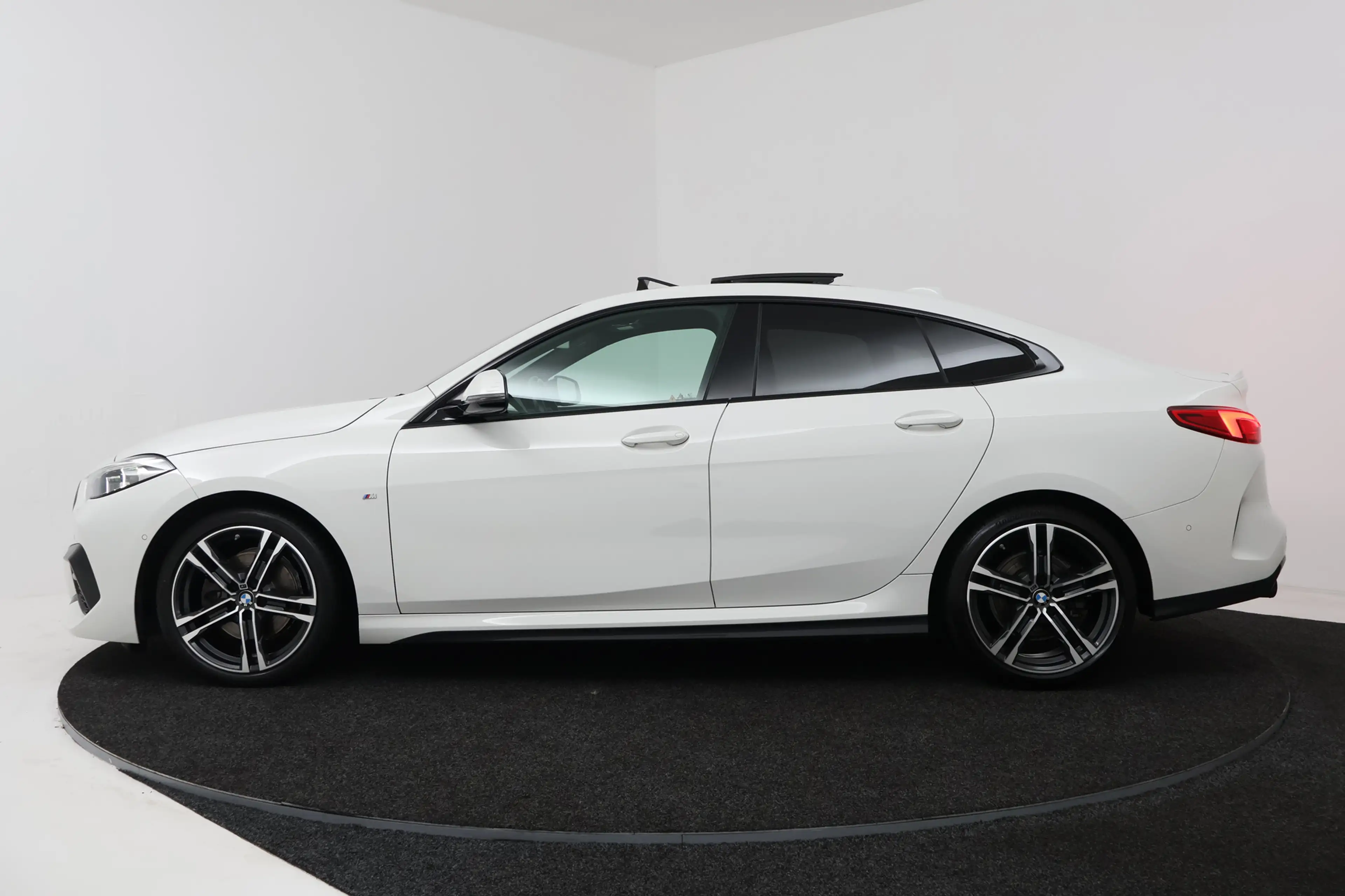BMW 218 2-serie Gran Coupé 218i High Executive (PANORAMADA — photo 2