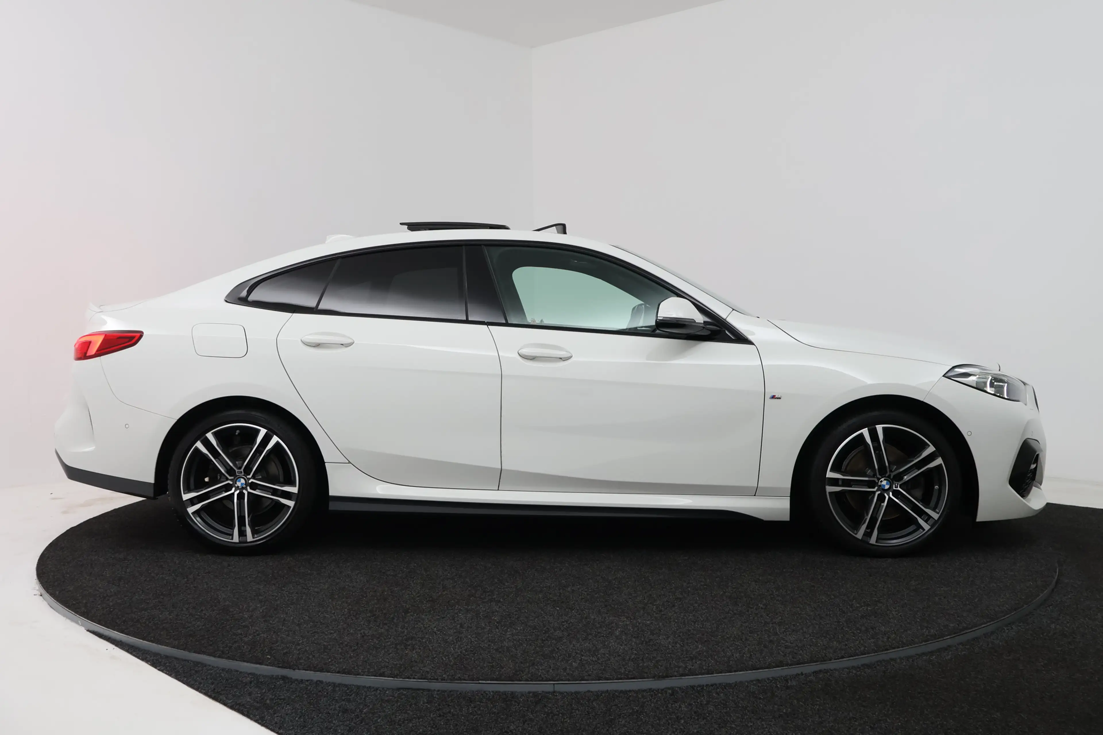 BMW 218 2-serie Gran Coupé 218i High Executive (PANORAMADA — photo 14