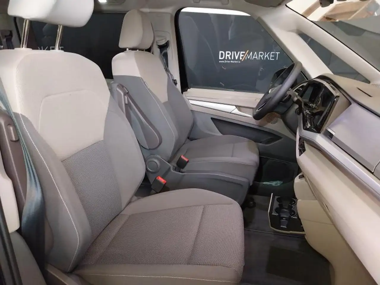 Volkswagen T7 Multivan Life LONG 10