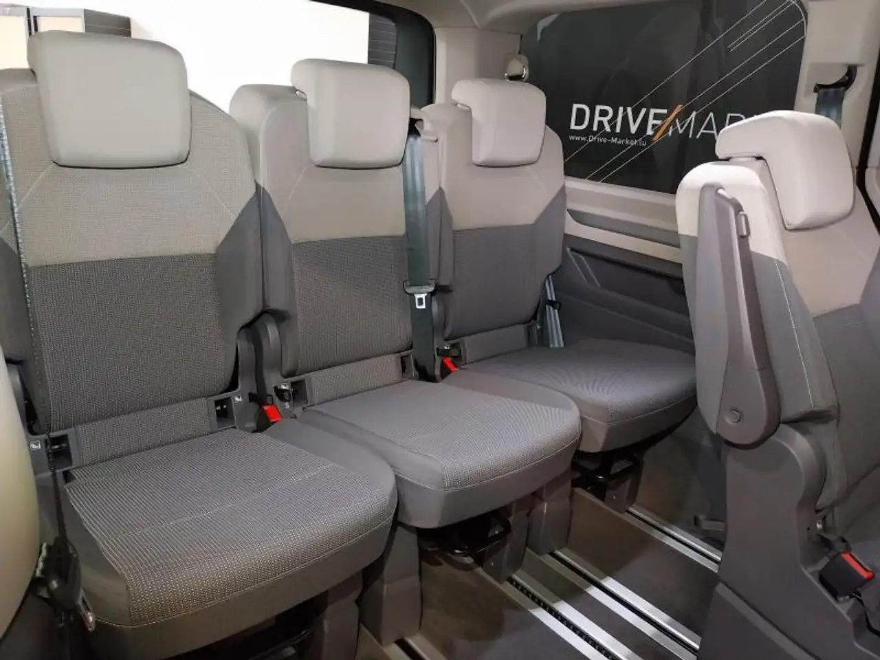 Volkswagen T7 Multivan Life LONG 12