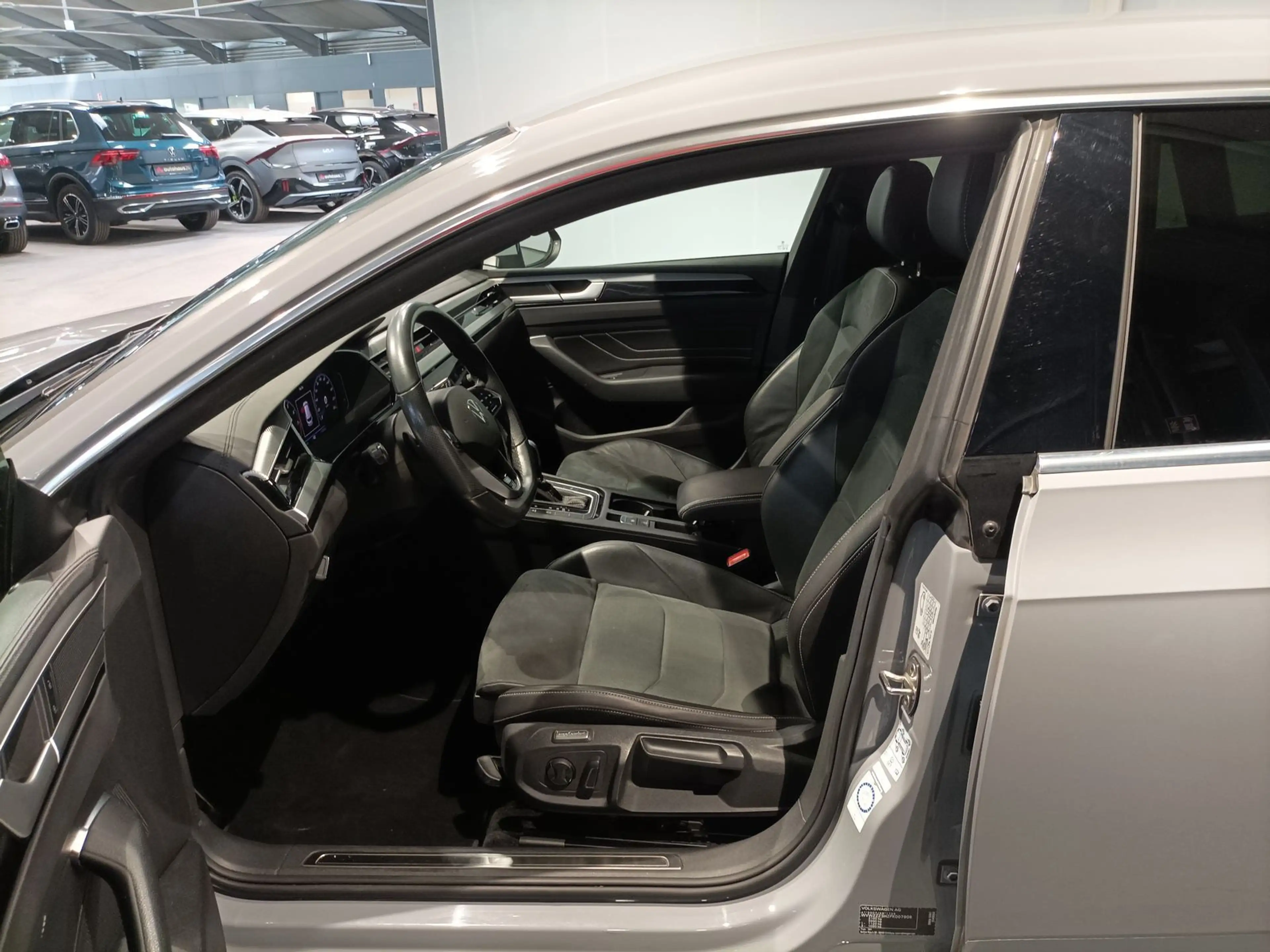 Volkswagen Arteon SB 2.0 TSI R-Line LED|Navi|ACC|AHK|PDC — photo 8