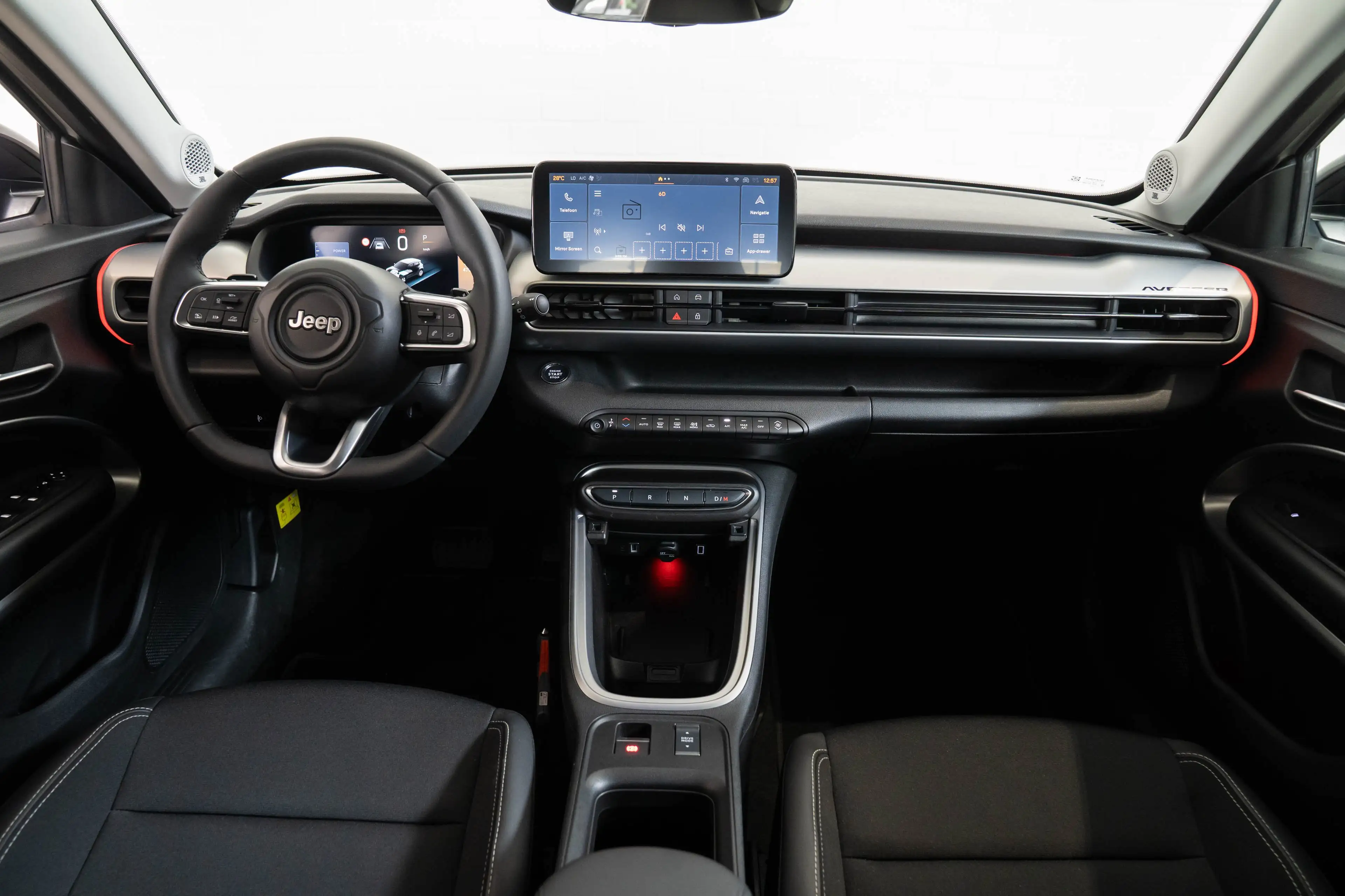 Jeep Avenger 1.2 e-Hybrid Summit | Camera | Elektrische Achterk — photo 37