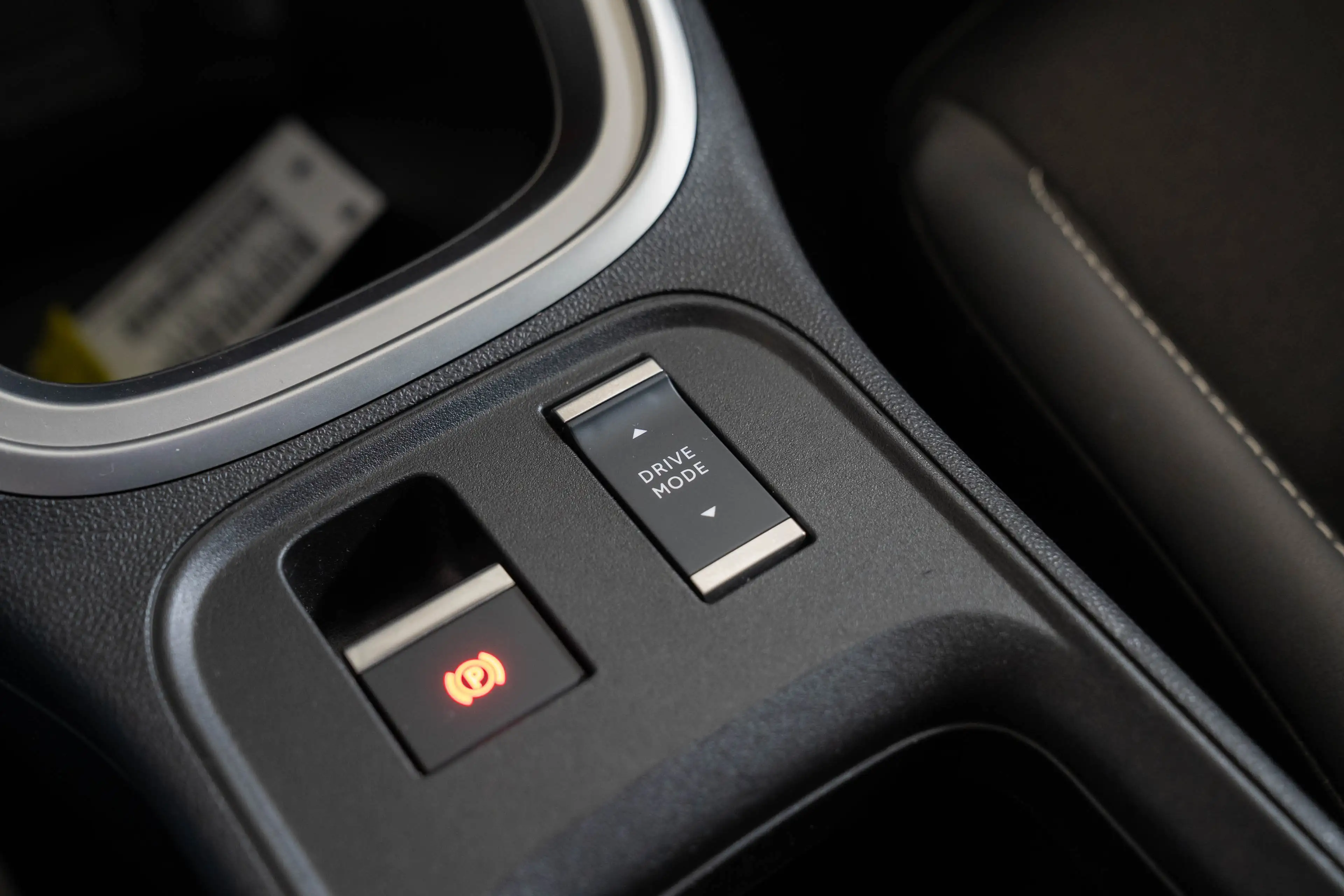 Jeep Avenger 1.2 e-Hybrid Summit | Camera | Elektrische Achterk — photo 26