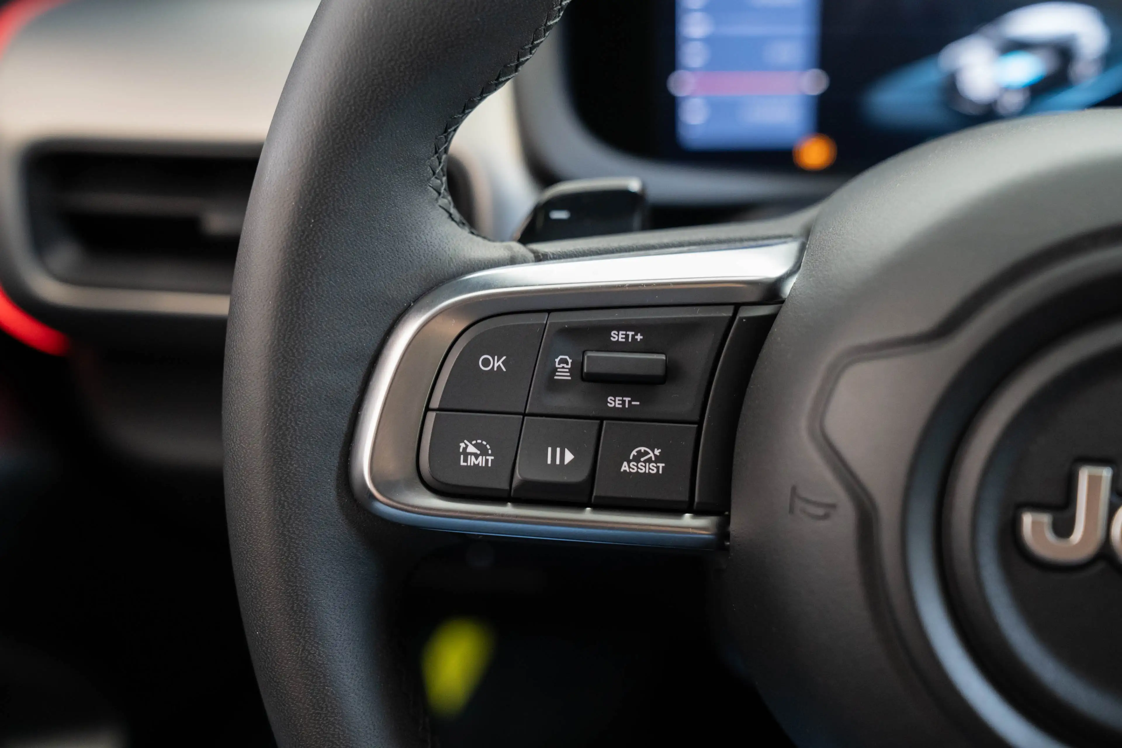 Jeep Avenger 1.2 e-Hybrid Summit | Camera | Elektrische Achterk — photo 21