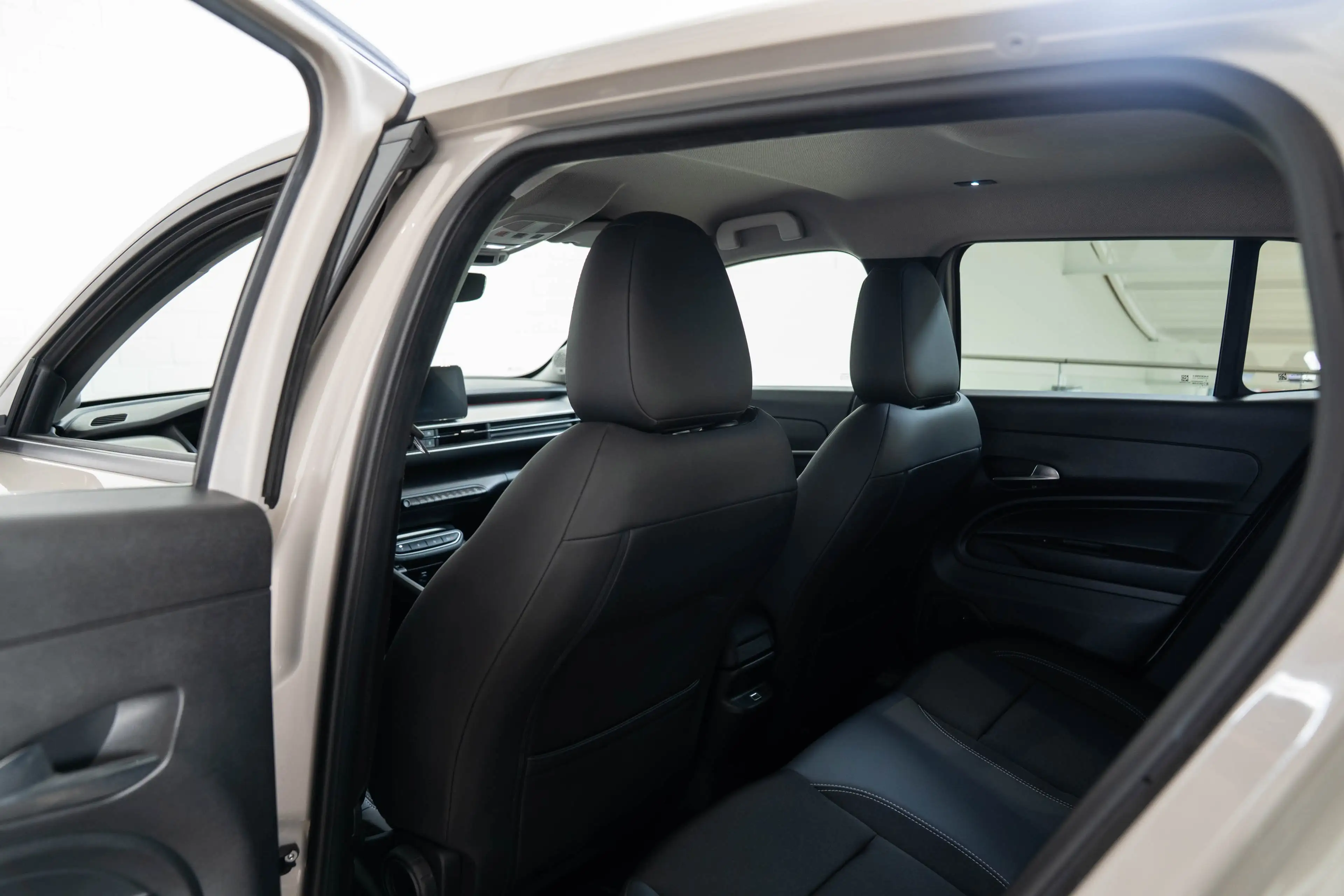 Jeep Avenger 1.2 e-Hybrid Summit | Camera | Elektrische Achterk — photo 12