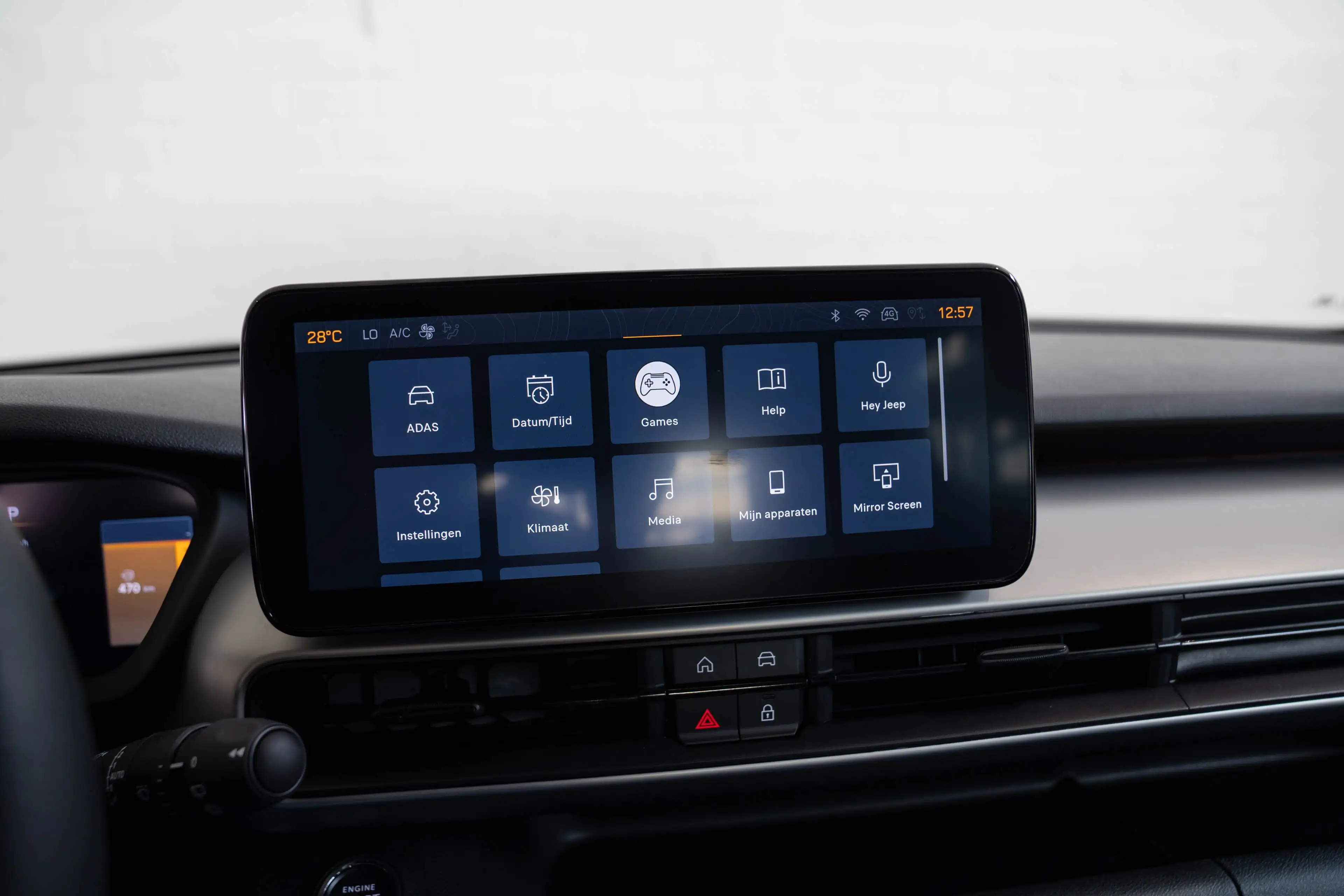 Jeep Avenger 1.2 e-Hybrid Summit | Camera | Elektrische Achterk — photo 35