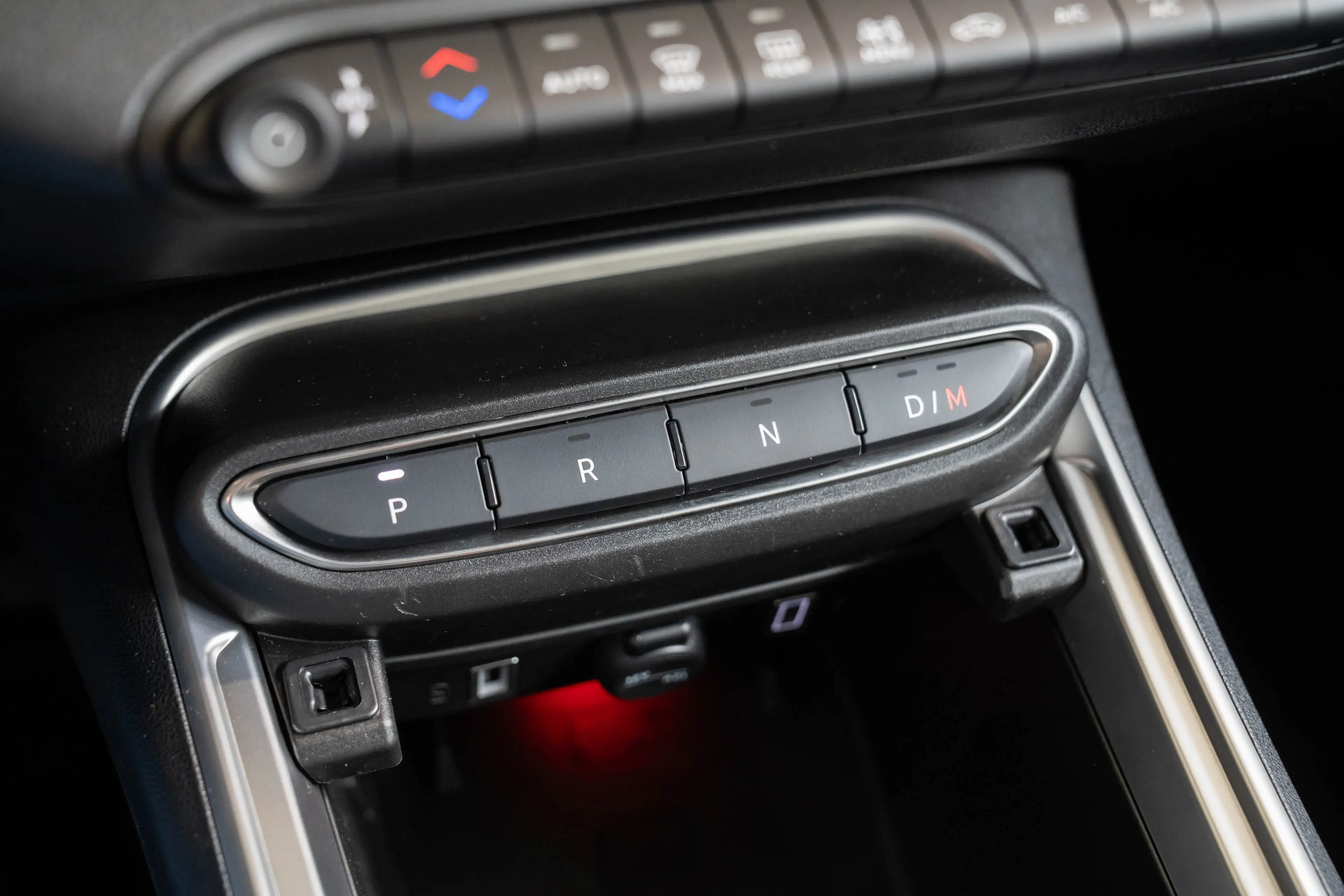 Jeep Avenger 1.2 e-Hybrid Summit | Camera | Elektrische Achterk — photo 27