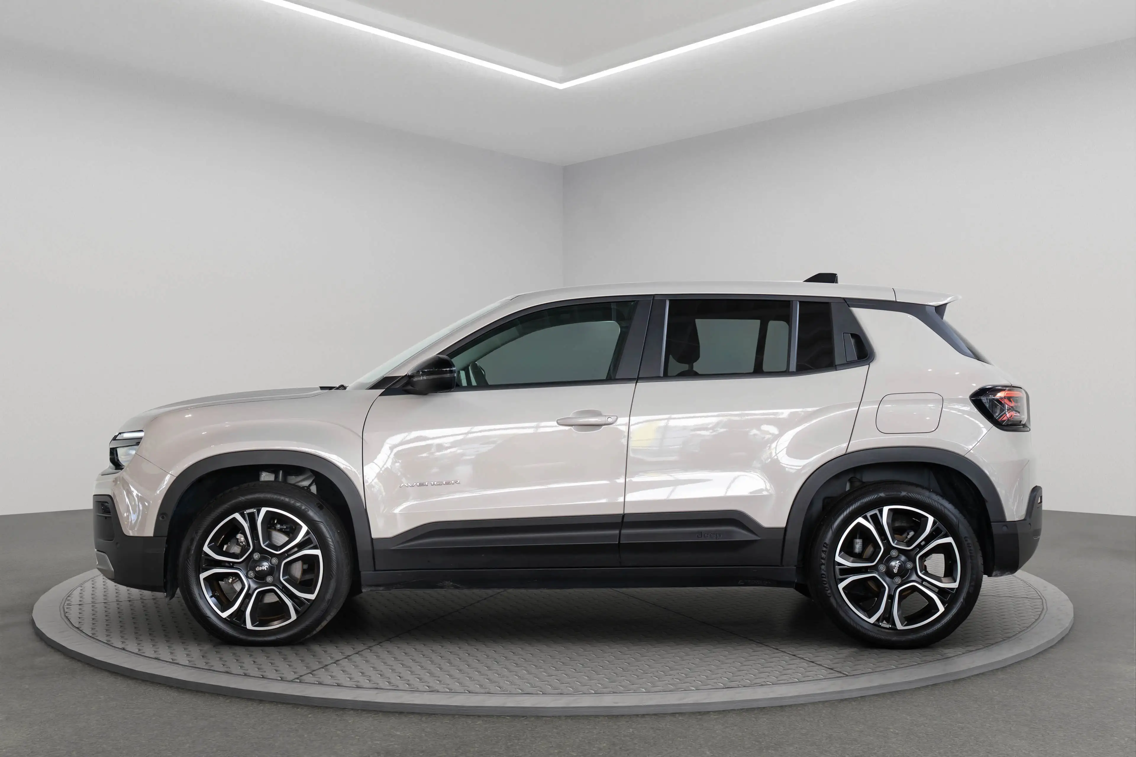 Jeep Avenger 1.2 e-Hybrid Summit | Camera | Elektrische Achterk — photo 4