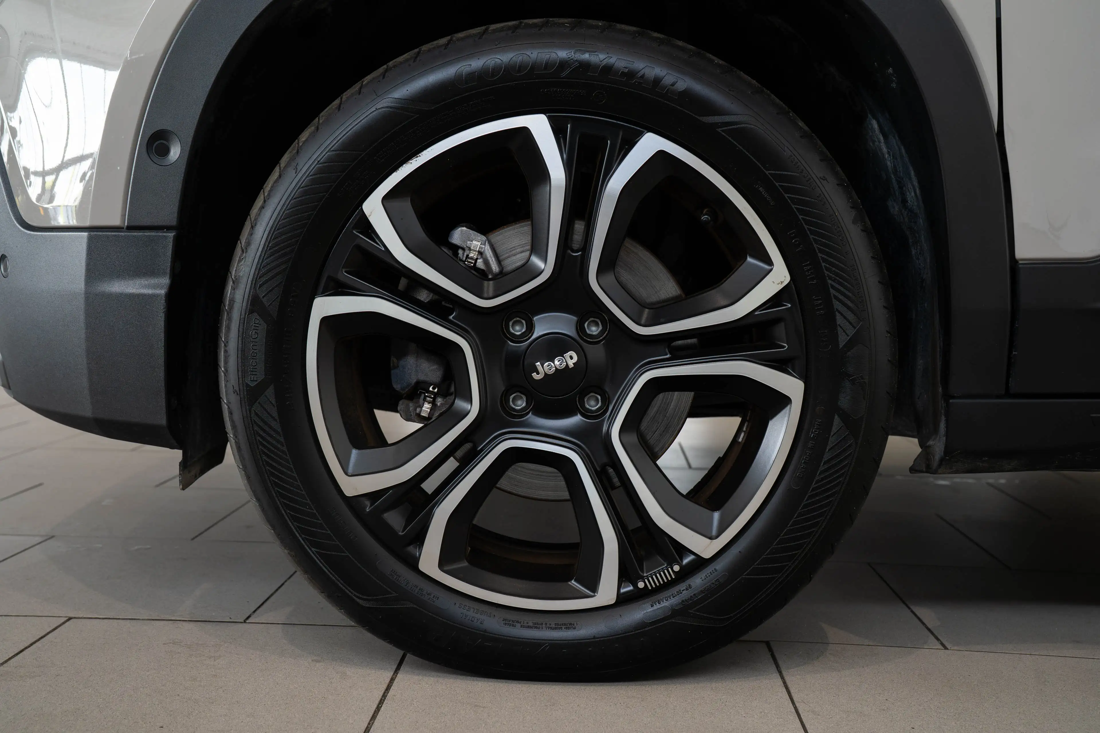 Jeep Avenger 1.2 e-Hybrid Summit | Camera | Elektrische Achterk — photo 8