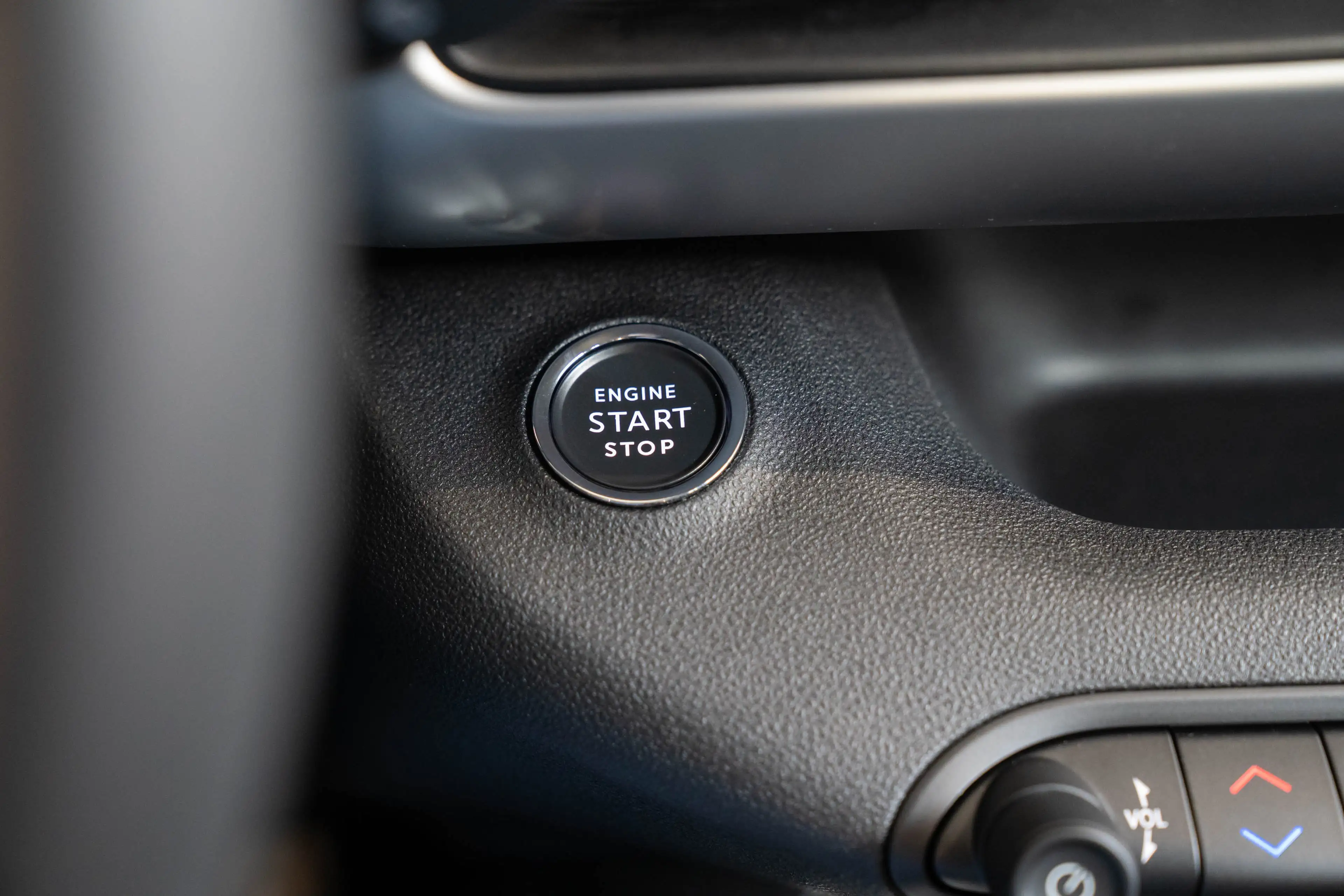 Jeep Avenger 1.2 e-Hybrid Summit | Camera | Elektrische Achterk — photo 29