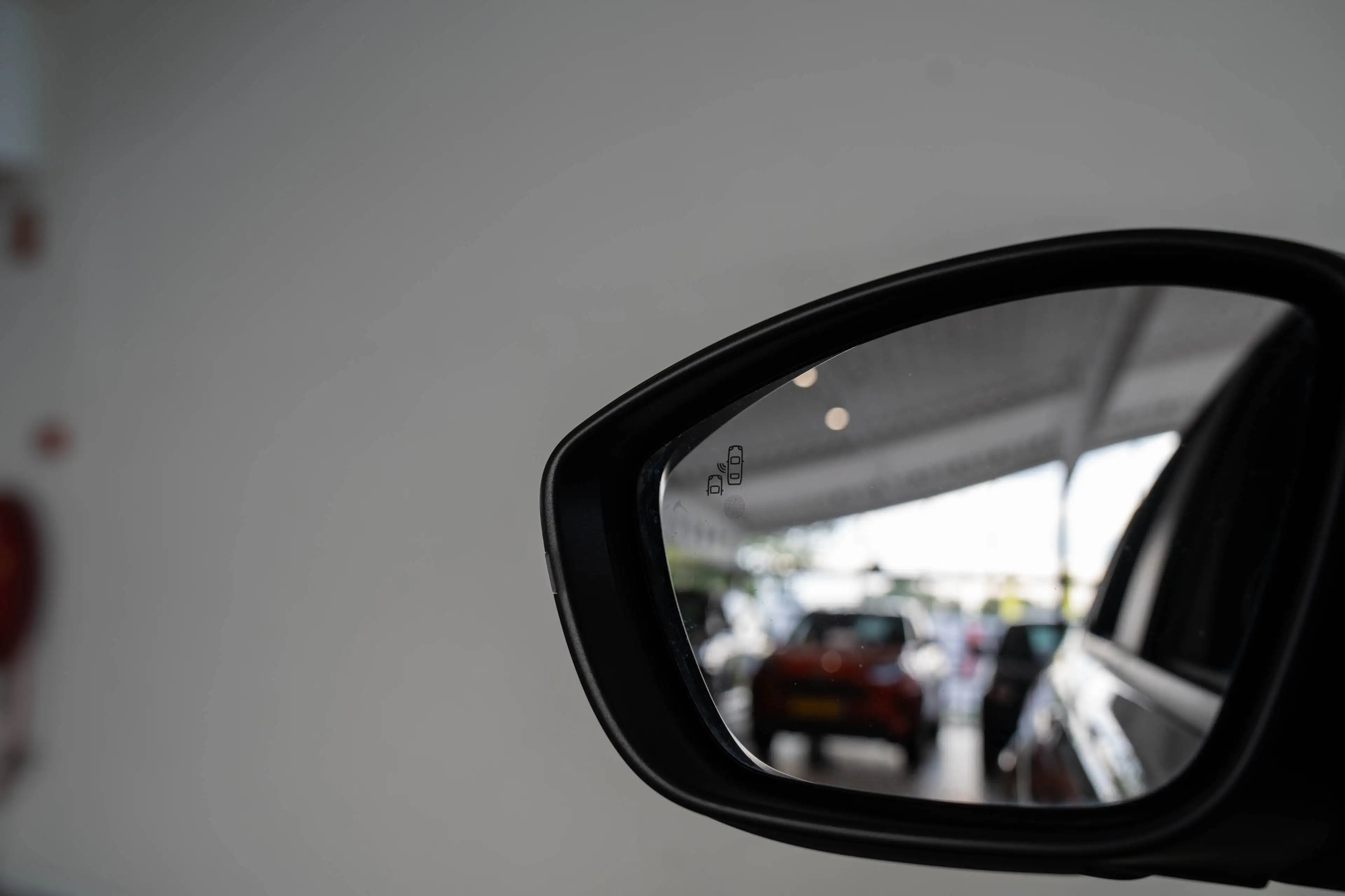 Jeep Avenger 1.2 e-Hybrid Summit | Camera | Elektrische Achterk — photo 19