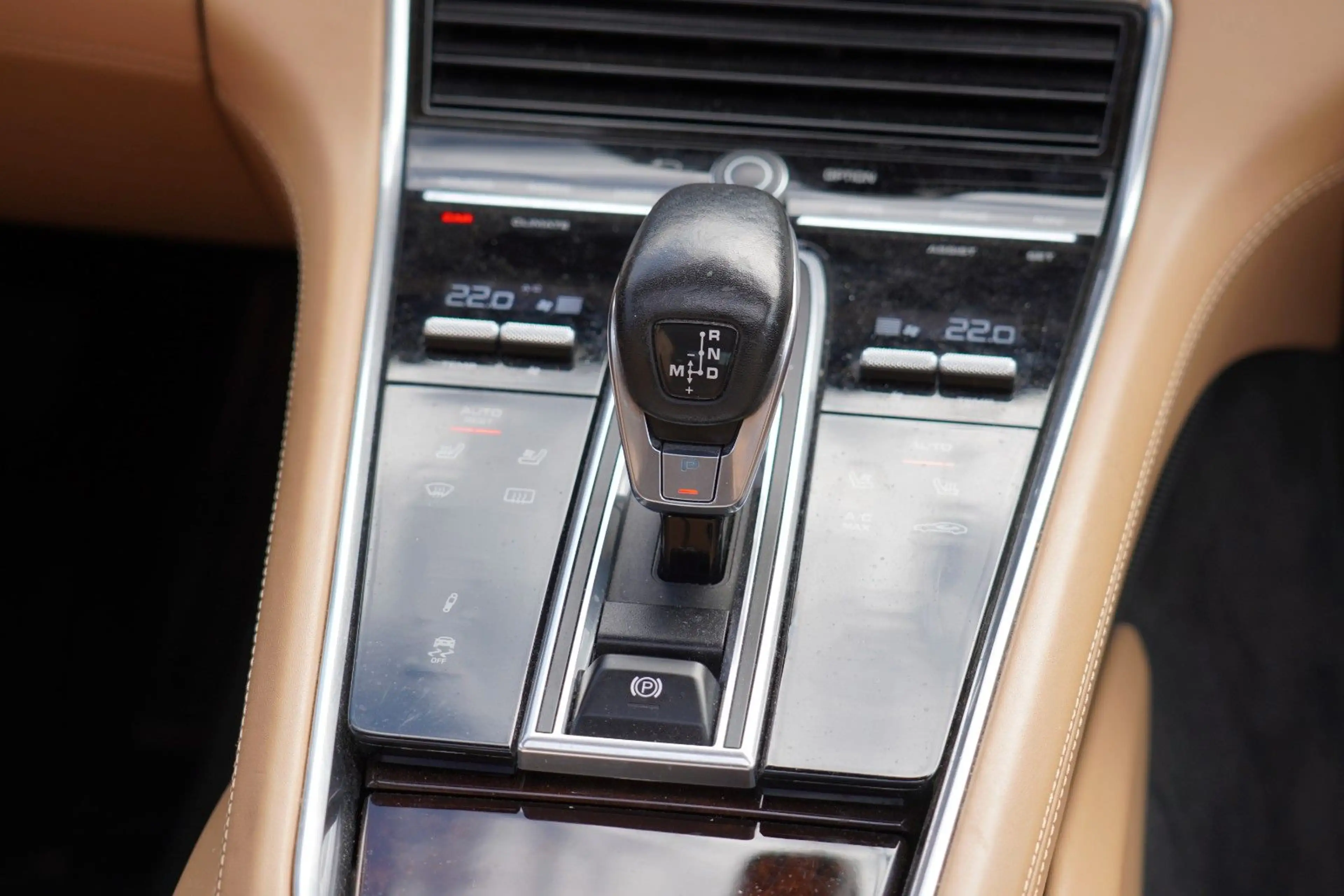 Porsche Panamera 4 Sport Chrono Paket + 3 JAHRE GARANTIE — photo 10