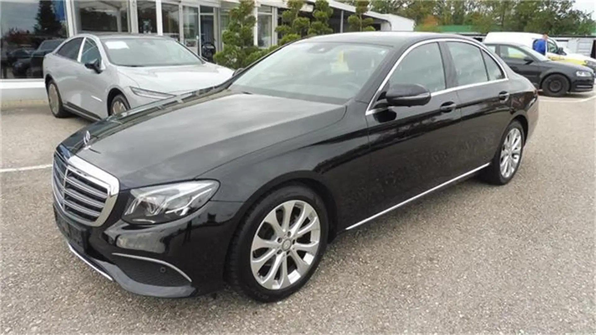 Mercedes-Benz E 220 d Exclusive Automatik Noir - 1