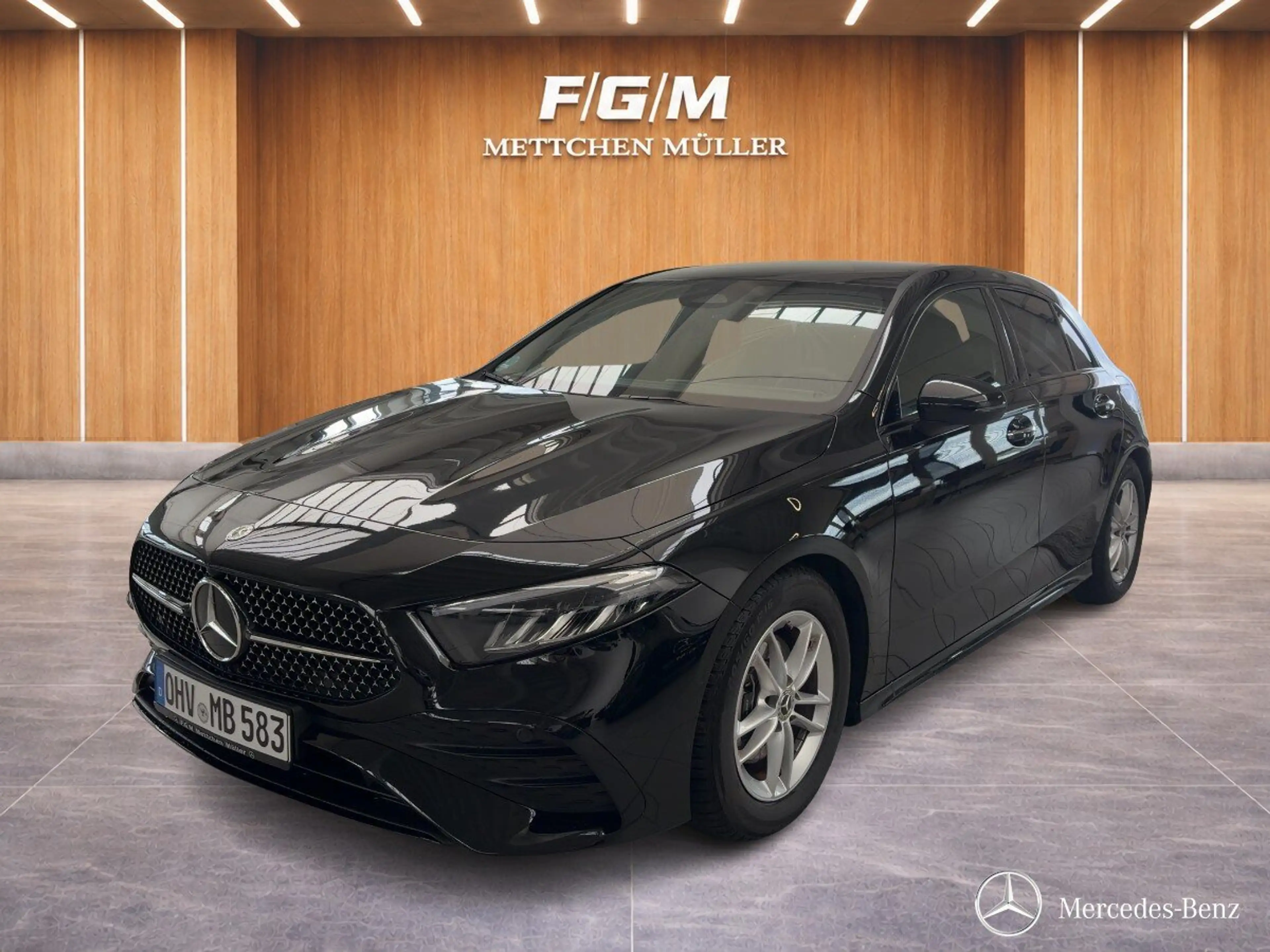Mercedes-Benz A 180 A 180 Kompaktlimousine AMG-LINE+CARPLAY+R.KAMERA+